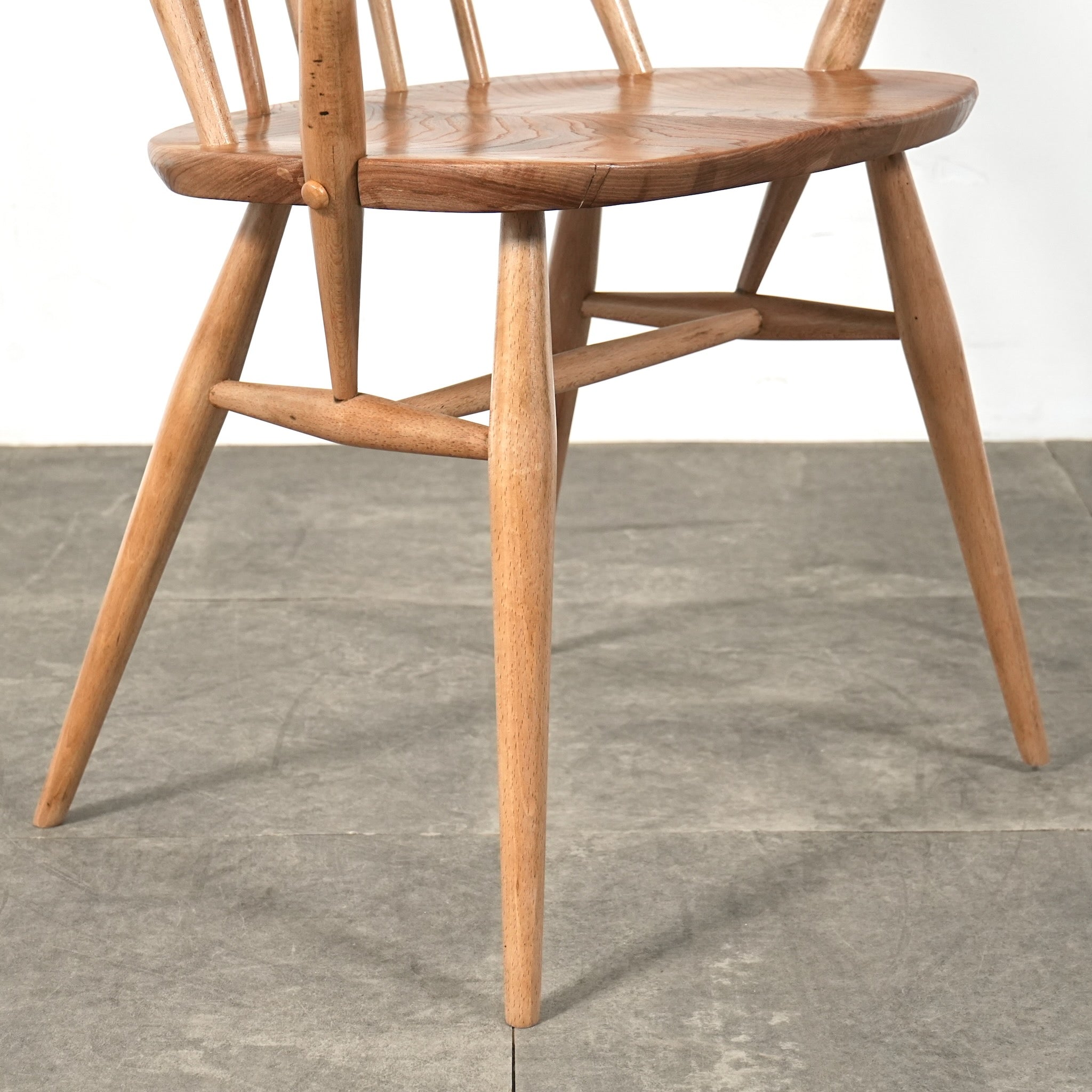ercol クエーカーチェア 木製 英国 アームチェア 家具 W085 ERCOL】ヴィンテージ クエーカー アームチェア(メープル) – TIME
