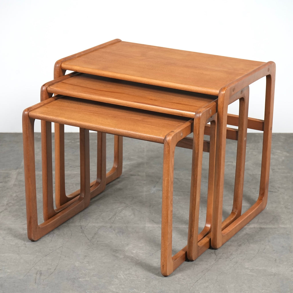 イギリスヴィンテージ ネストテーブル