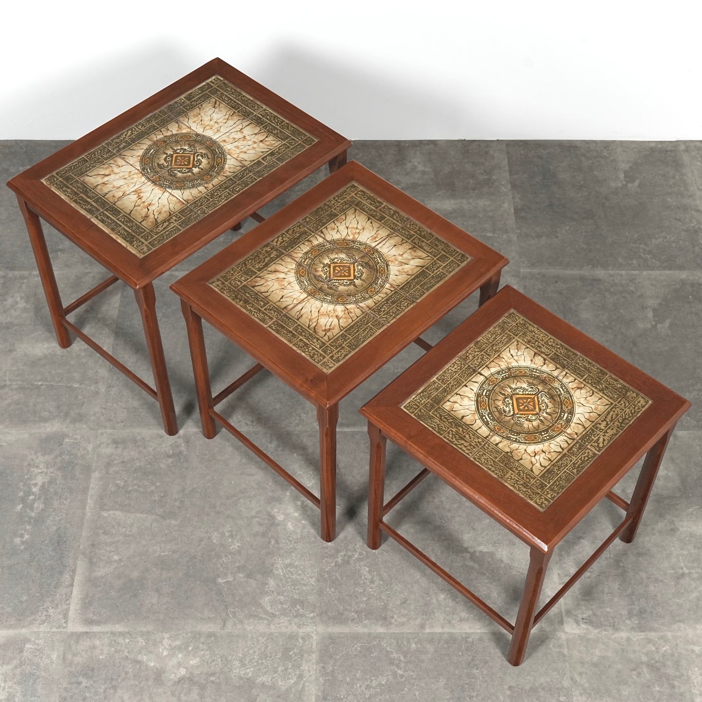 【Mobelfabrikken Toften】タイルトップ ネストテーブル