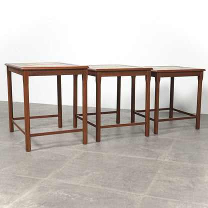 【Mobelfabrikken Toften】タイルトップ ネストテーブル