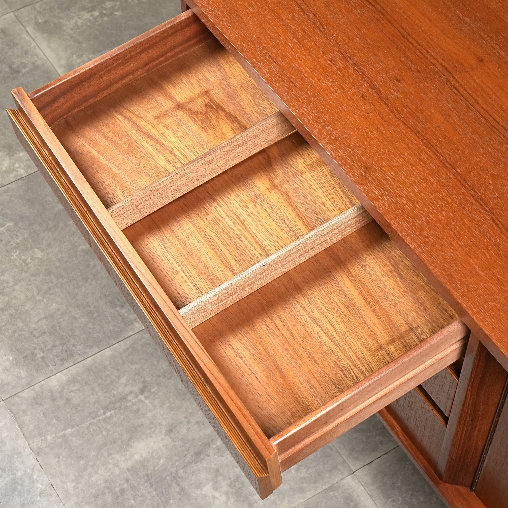 希少個体　Jentique ジェンティーク チーク サイドボード ヴィンテージ 希少個体 Jentique ジェンティーク チーク サイドボード