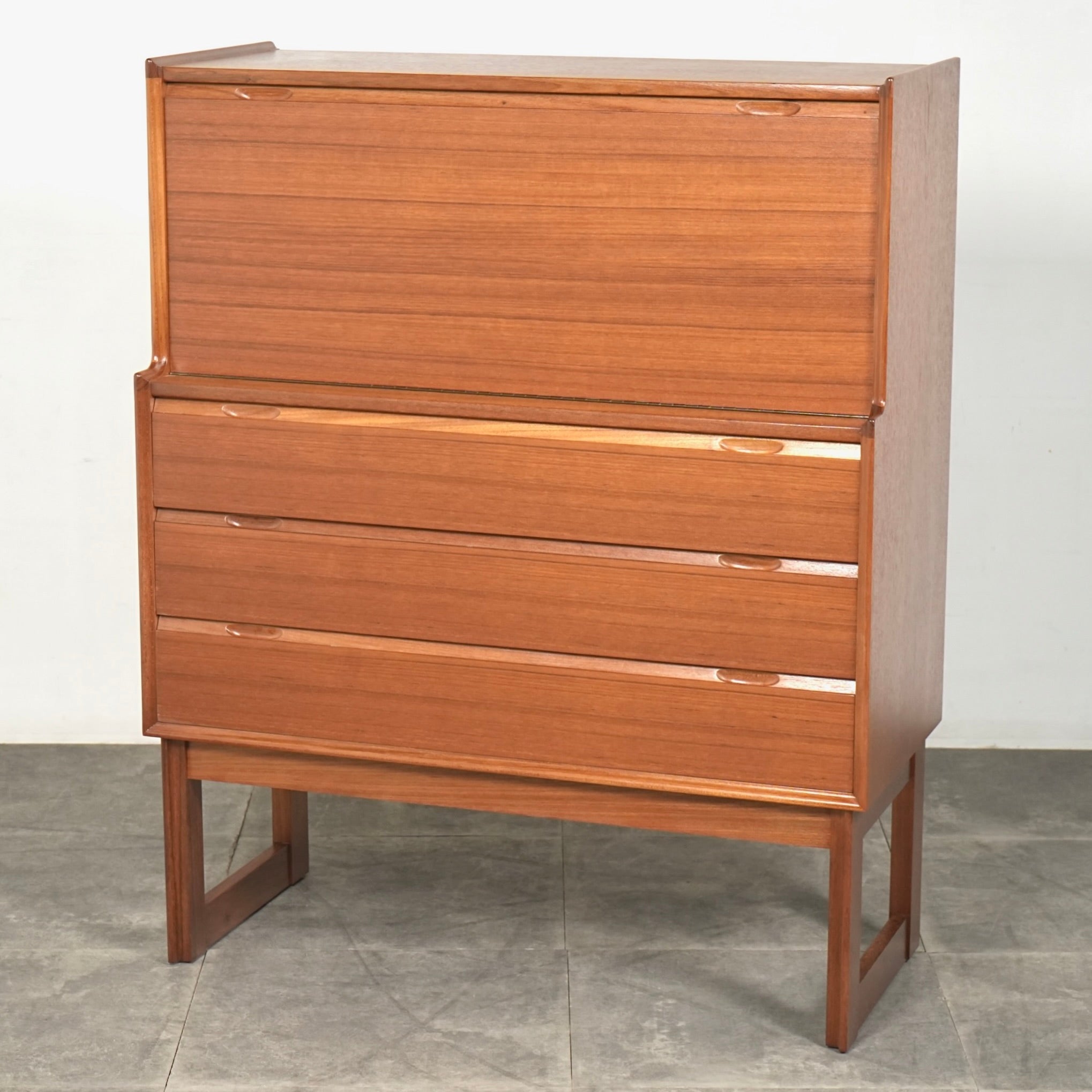 CABINET & SIDEBOARD – TIME HYPE CABINET & SIDEBOARD – TIME HYPE