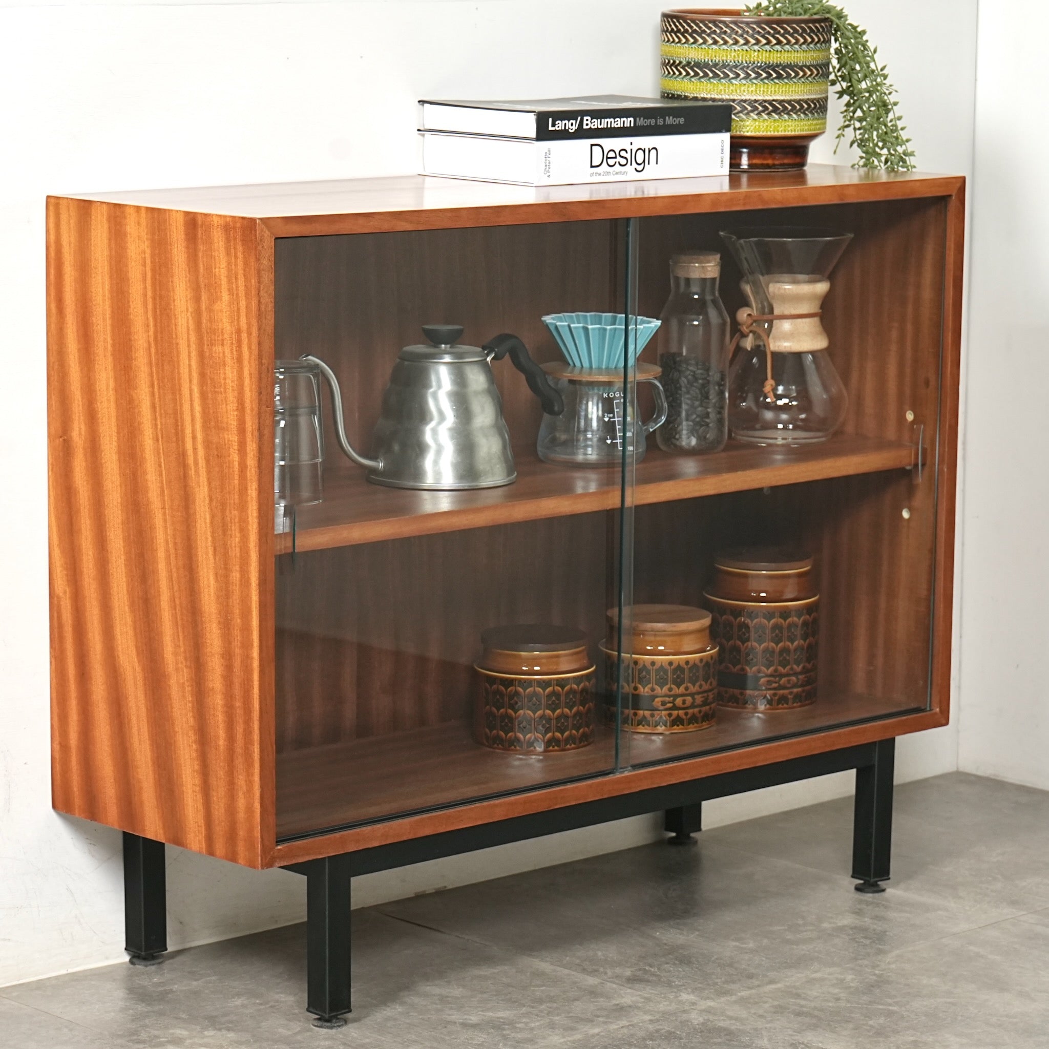 CABINET & SIDEBOARD – TIME HYPE