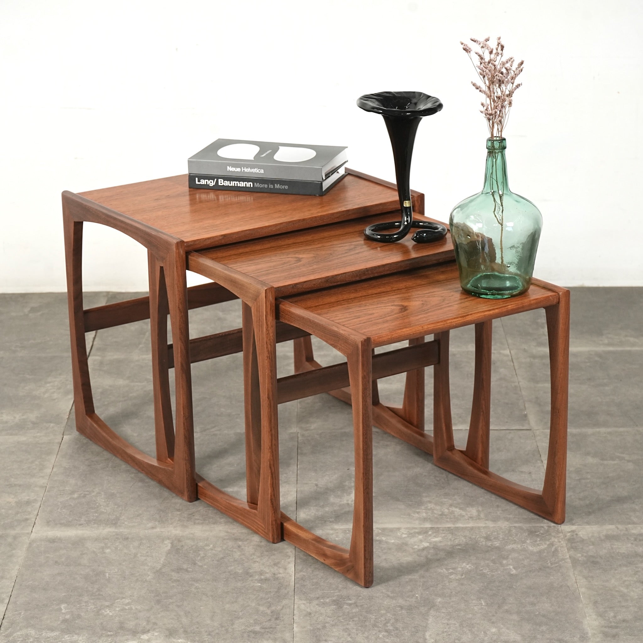 LOW TABLE & NEST TABLE – TIME HYPE