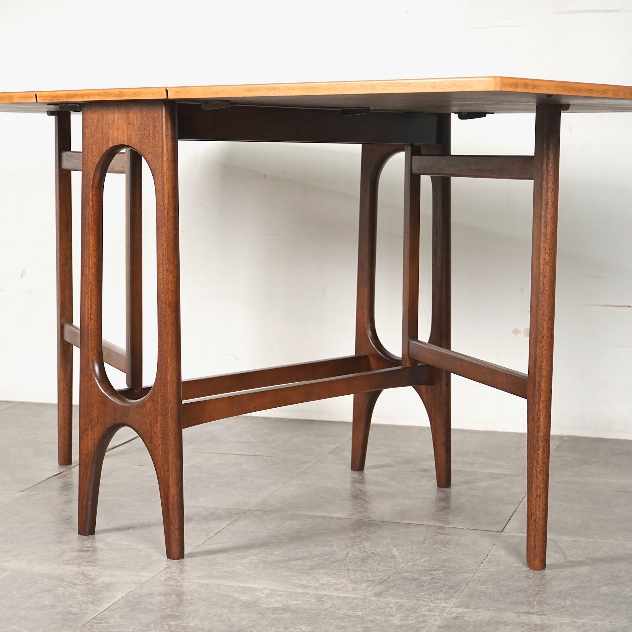 【time hype】イギリスヴィンテージ ゲートレッグ ダイニングテーブル イギリスヴィンテージ ゲートレッグテーブル – TIME HYPE