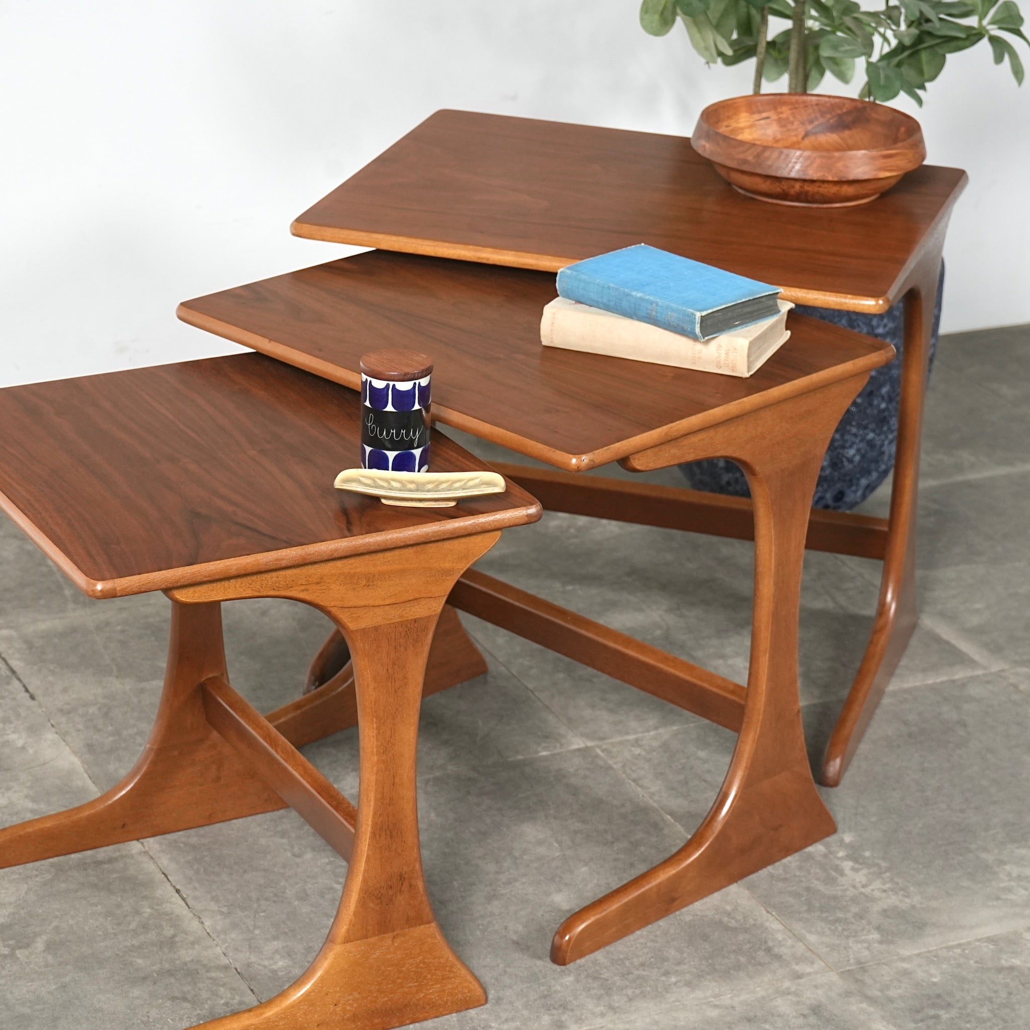 Jentique ヴィンテージ ネストテーブル サイドテーブル ナイトテーブル Jentique】ヴィンテージ ネストテーブル – TIME HYPE