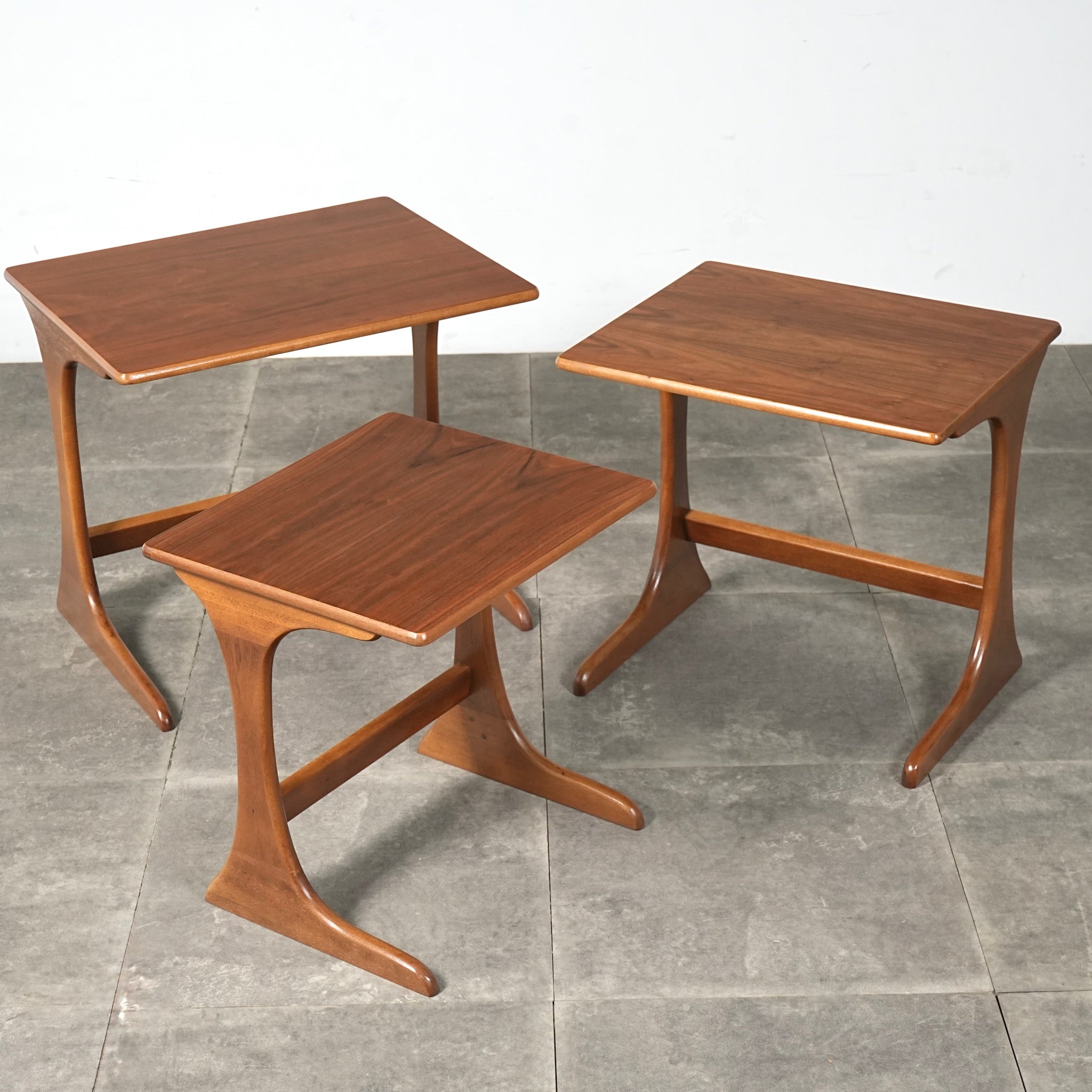 Jentique ヴィンテージ ネストテーブル サイドテーブル ナイトテーブル Jentique】ヴィンテージ ネストテーブル – TIME HYPE