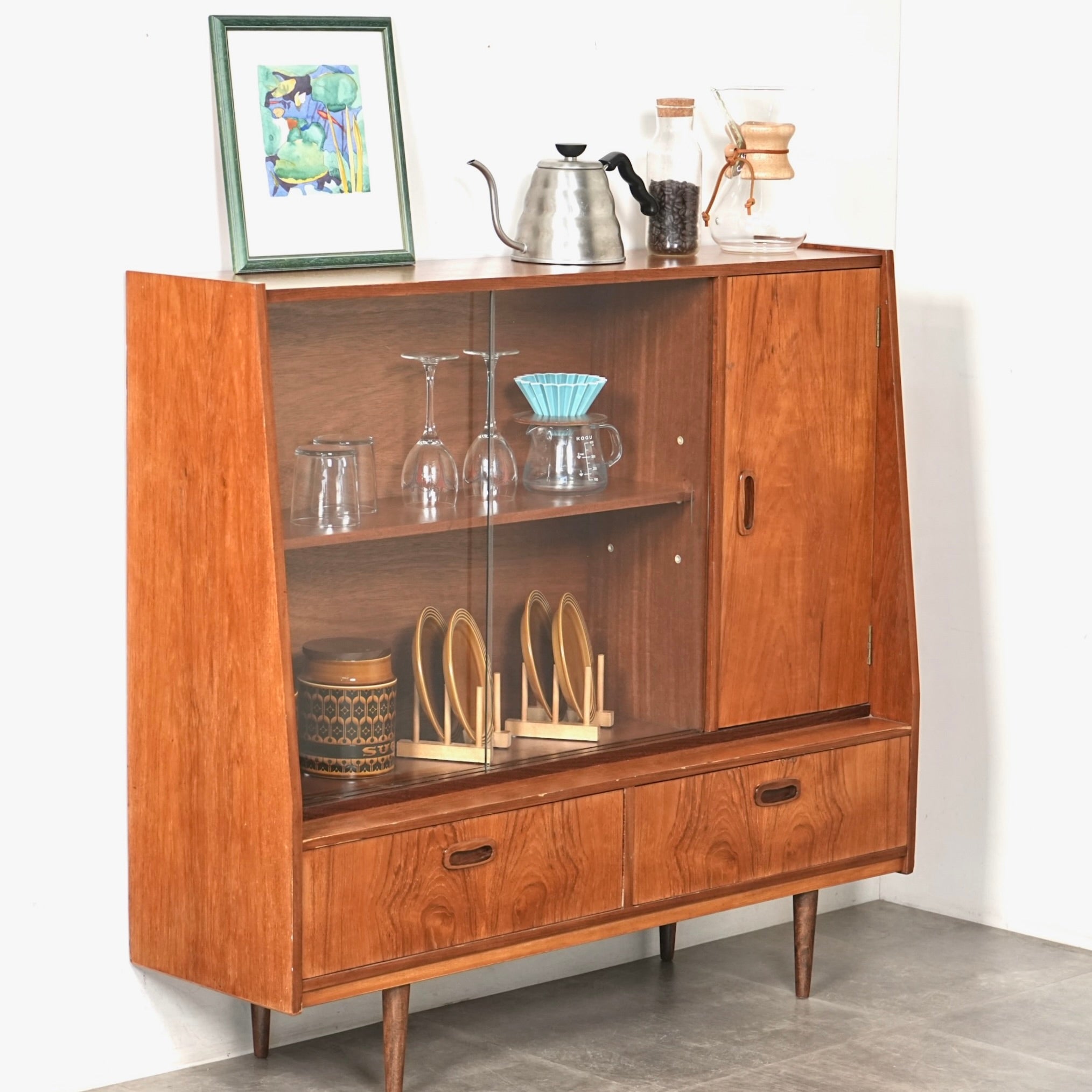 CABINET & SIDEBOARD – TIME HYPE