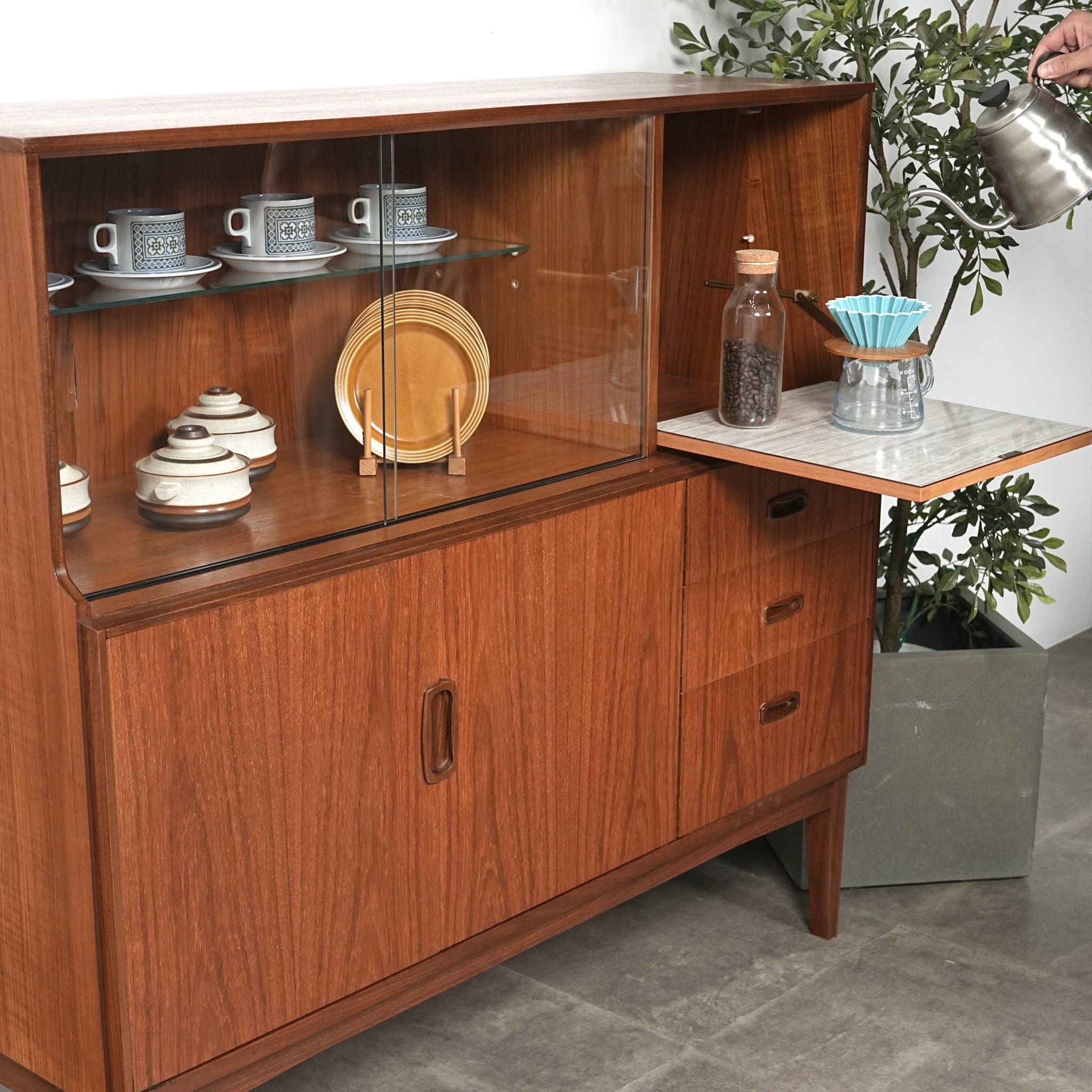 Remploy】ヴィンテージ キャビネット – TIME HYPE