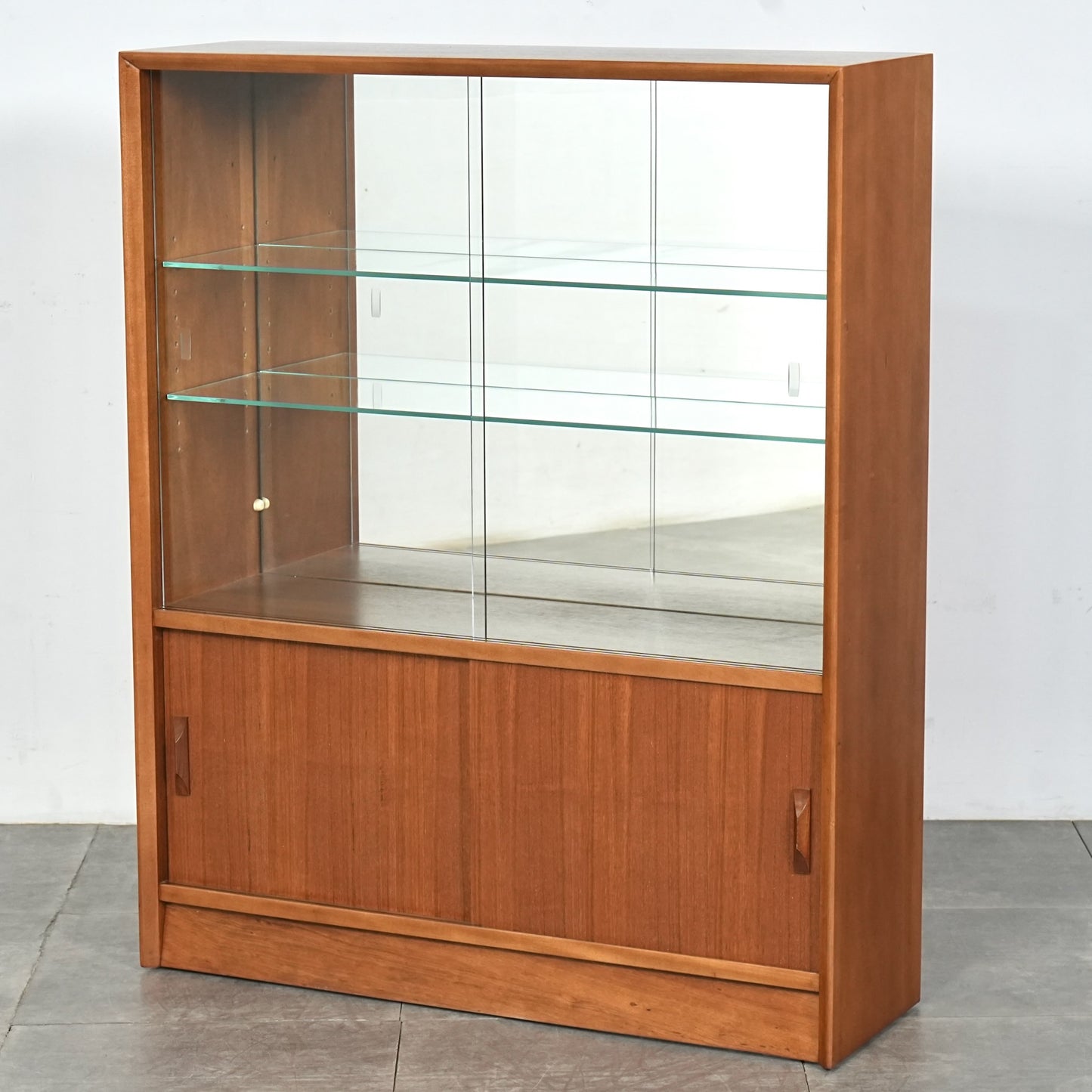 【Herbert E Gibbs】ヴィンテージ ガラスキャビネット