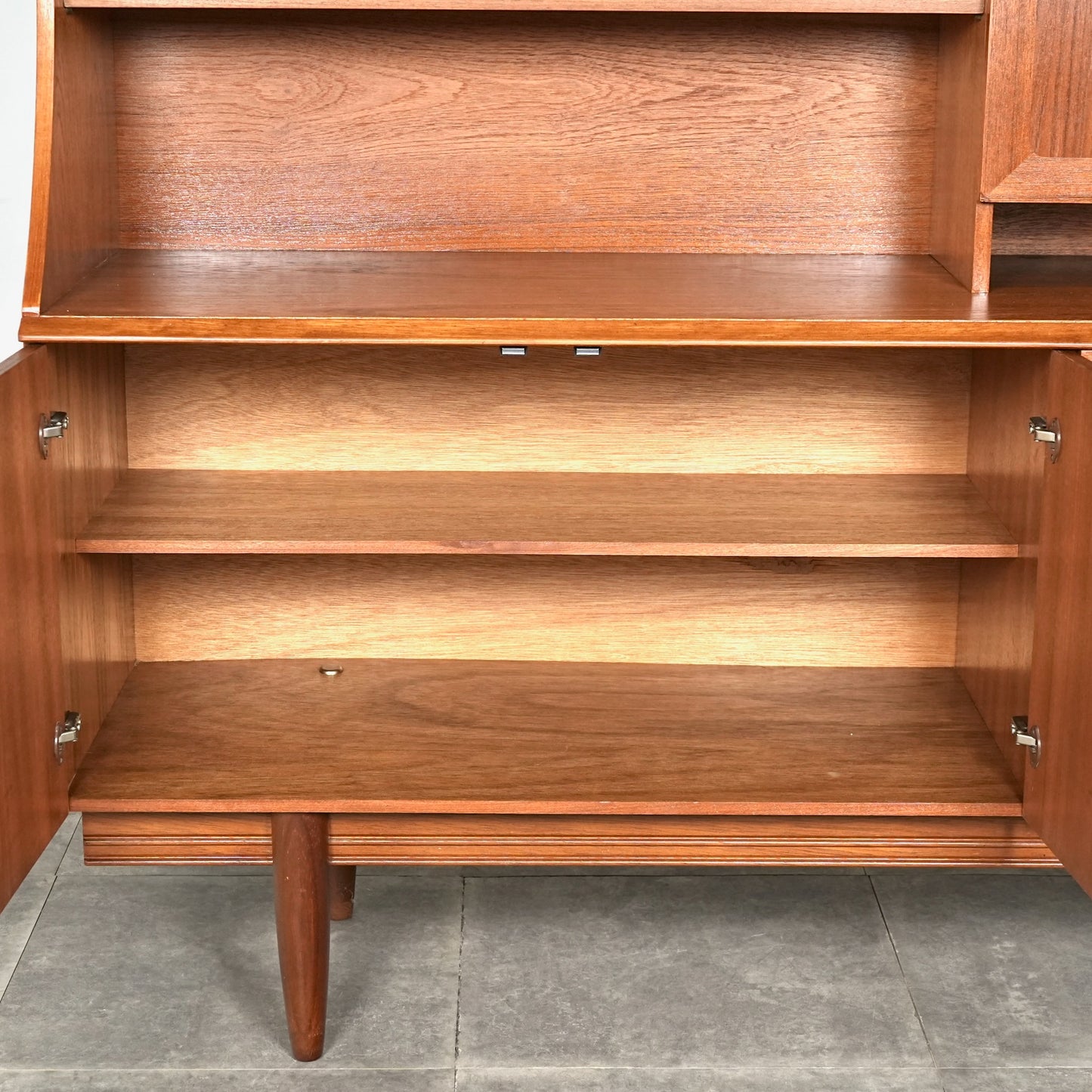 【Meredew】ヴィンテージ キャビネット(ハイサイドボード)