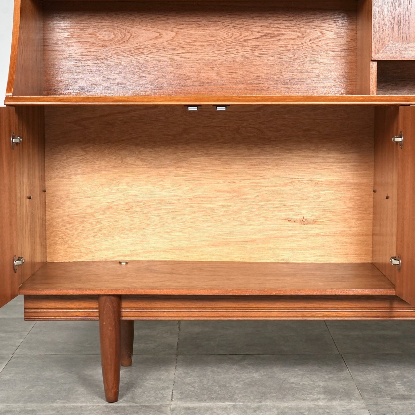 【Meredew】ヴィンテージ キャビネット(ハイサイドボード)