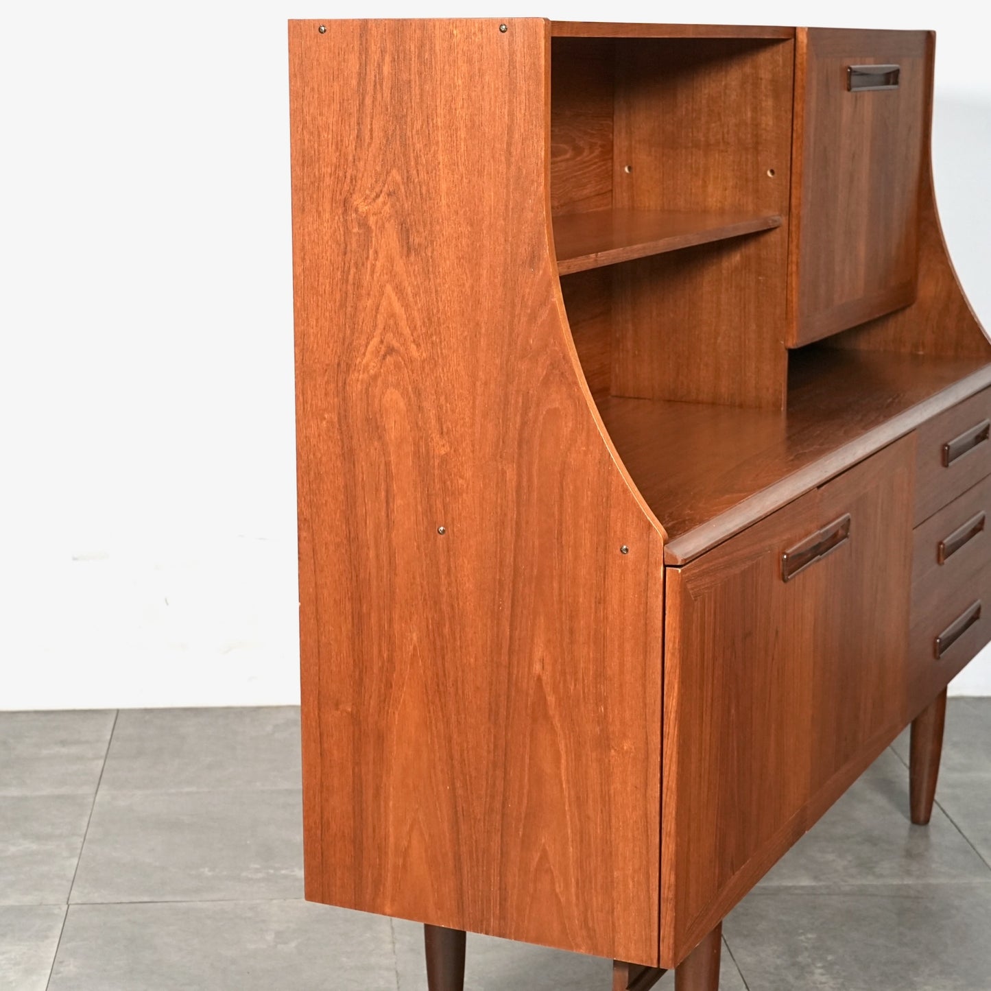 【Meredew】ヴィンテージ キャビネット(ハイサイドボード)