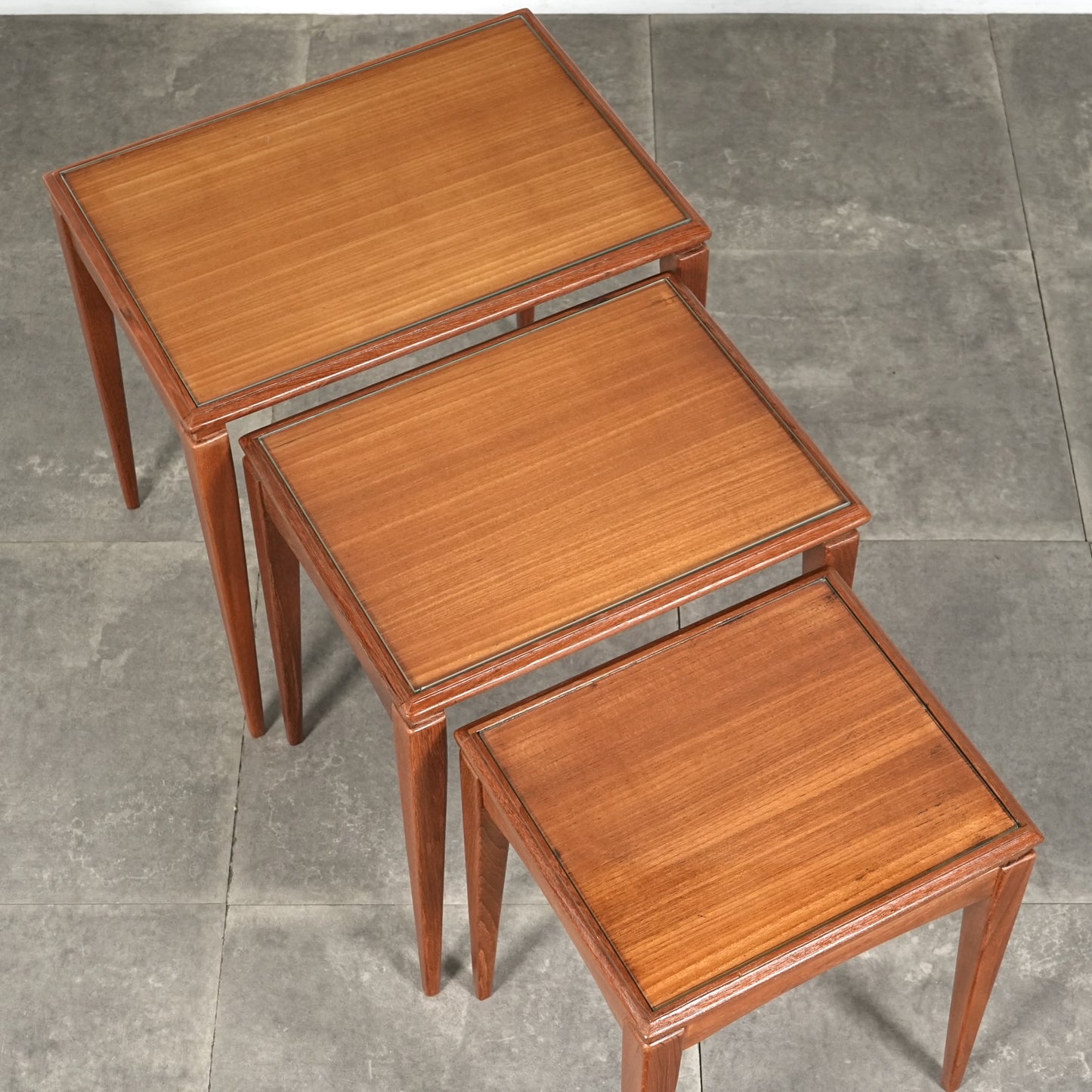 イギリスヴィンテージ ネストテーブル