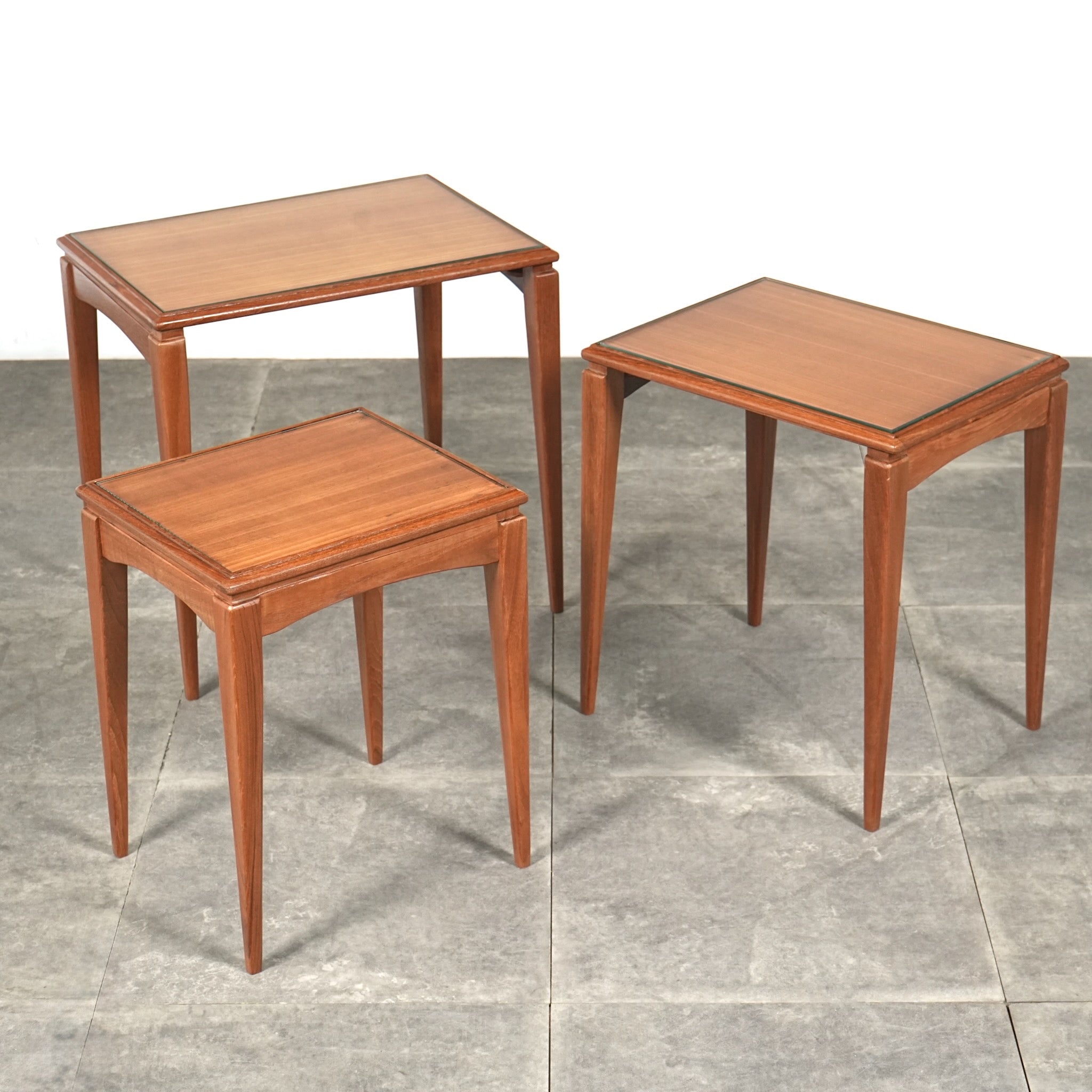 イギリスヴィンテージ ネストテーブル – TIME HYPE