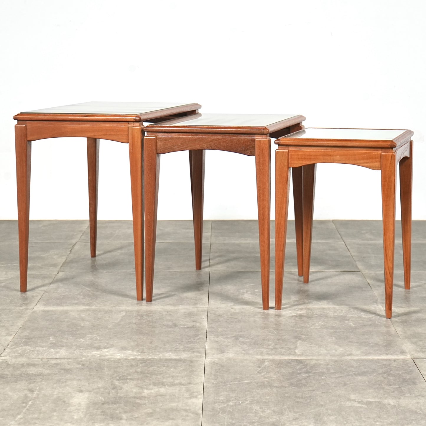 イギリスヴィンテージ ネストテーブル