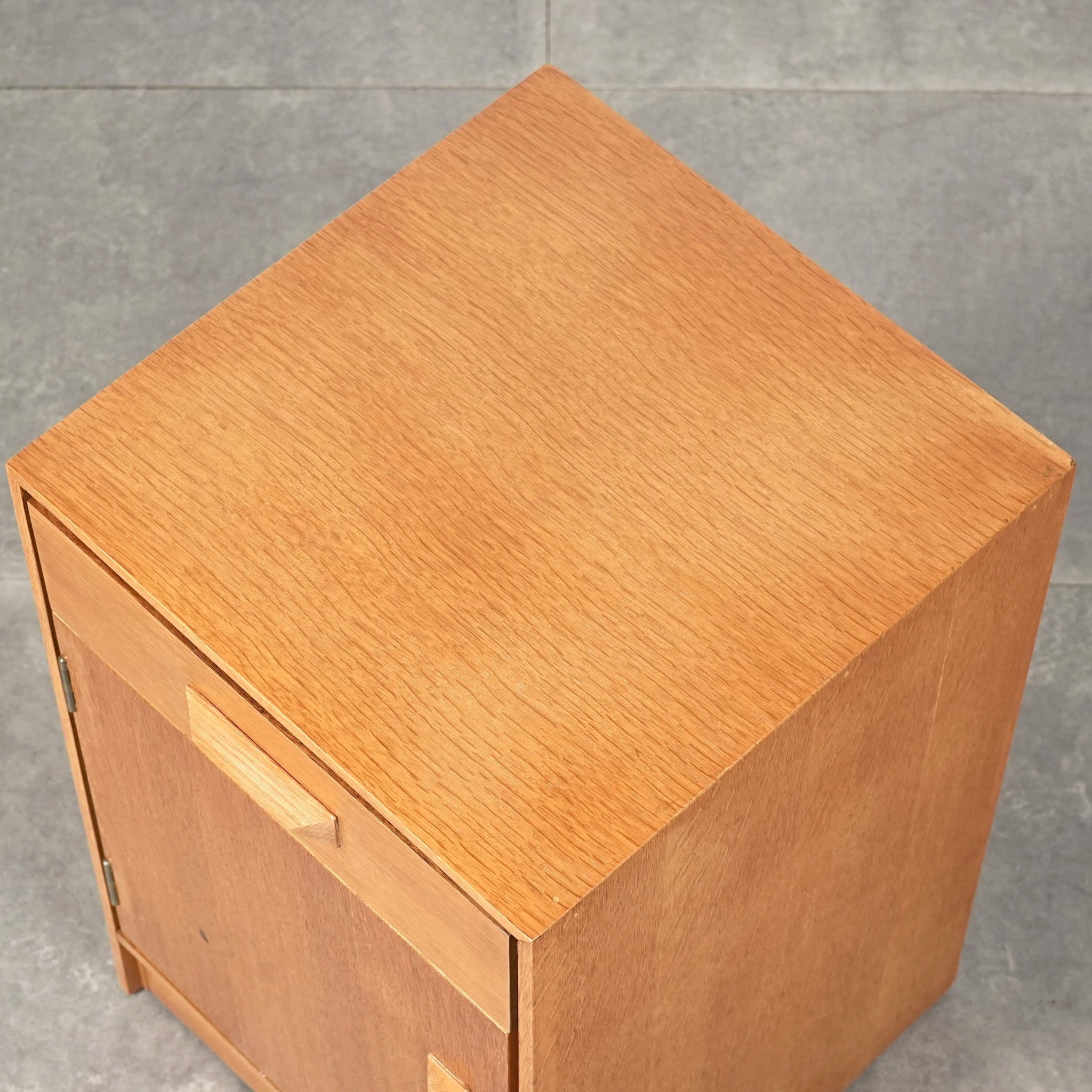 最終値下げ！10月末で終了　イギリス　ハーフムーンキャビネット　キャビネット ハーフムーンキャビネット 1910年代 イギリス / WESTWOOD ANTIQUES