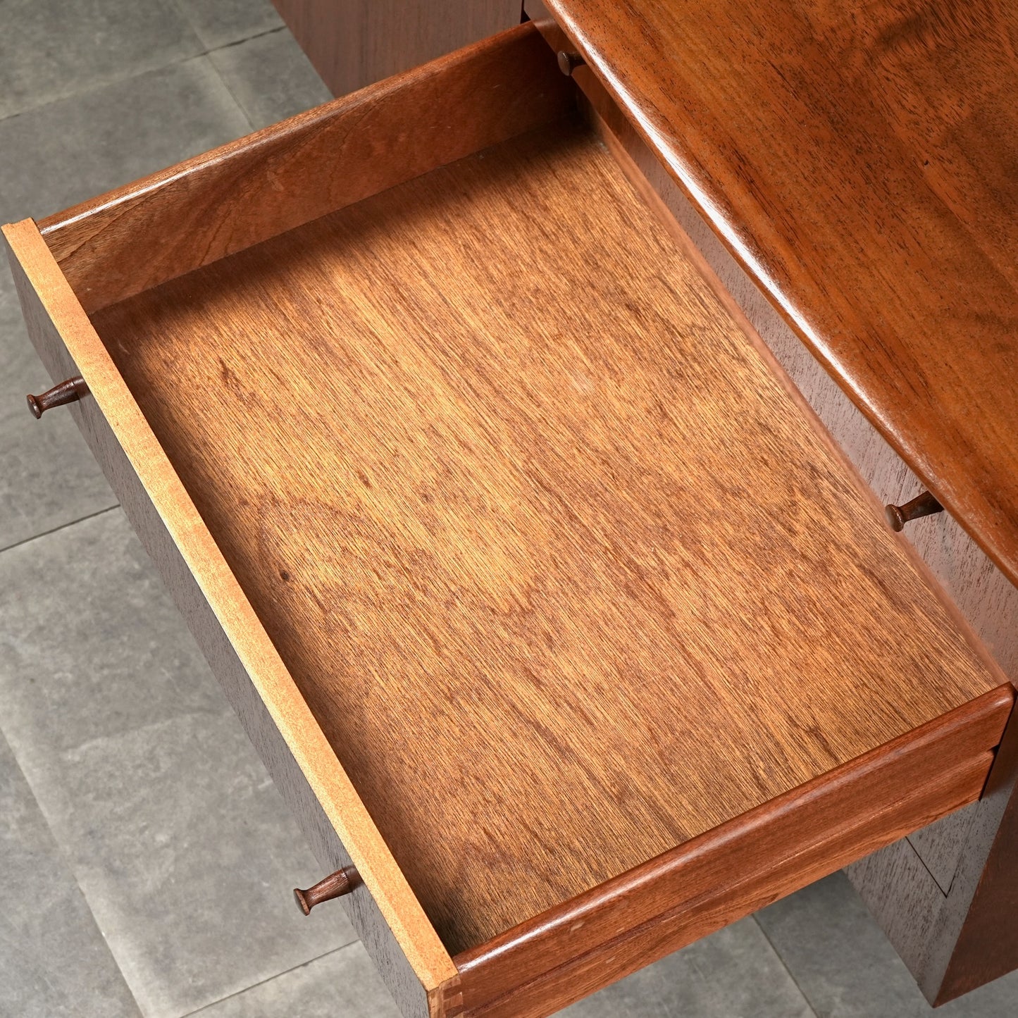 【Dalescraft】ヴィンテージ サイドボード