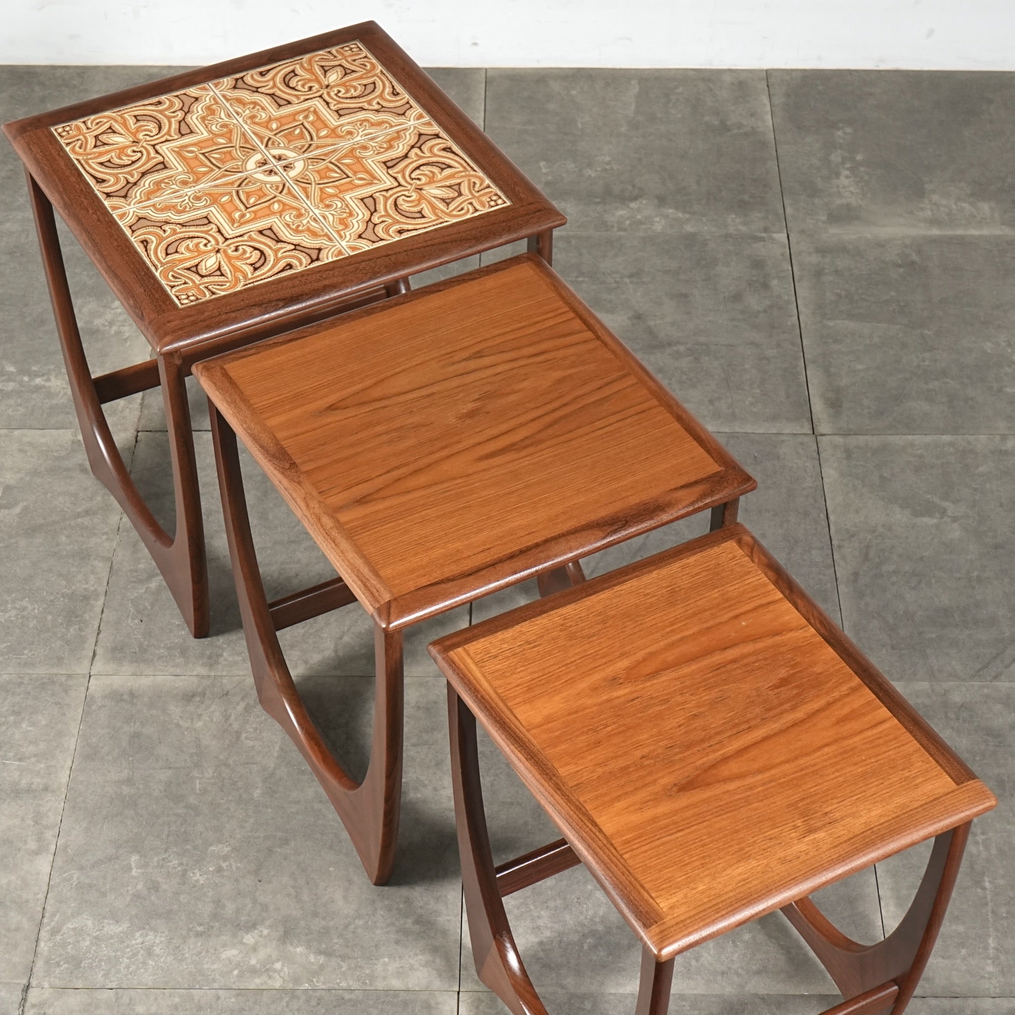 G-PLAN】ASTRO タイルトップネストテーブル – TIME HYPE