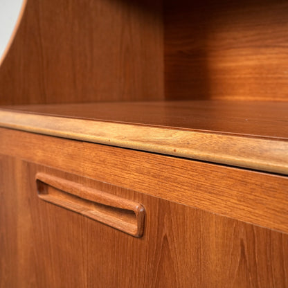 【Meredew】ヴィンテージ キャビネット(ハイサイドボード)