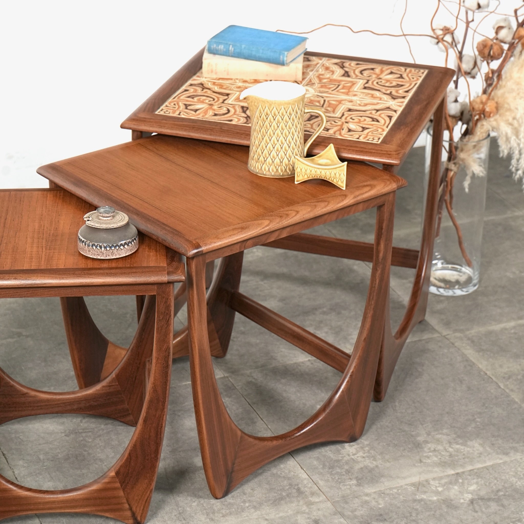 G-PLAN ヴィンテージ タイルトップ ネストテーブル サイドテーブル 花台 ジープラン G-PLAN Astro ヴィンテージ タイルトップ ネスト