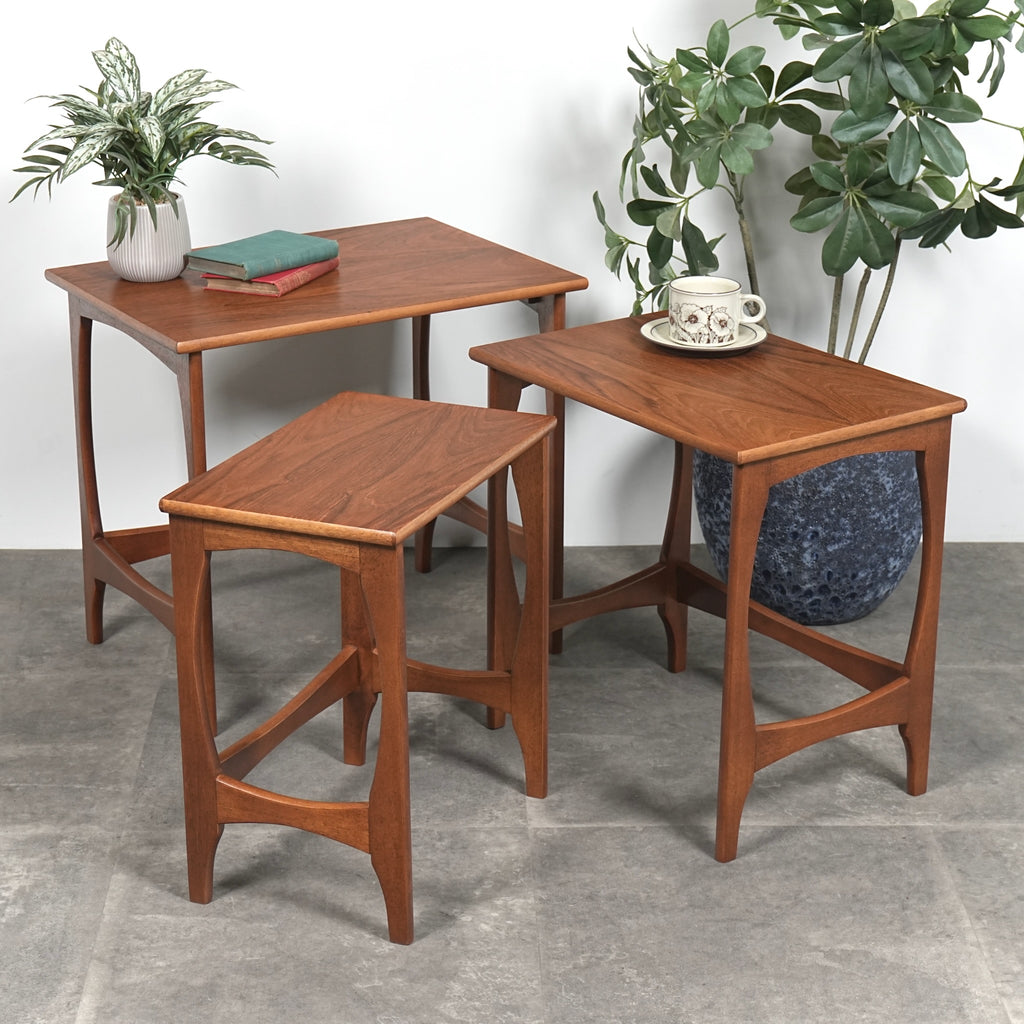 イギリスヴィンテージ ネストテーブル