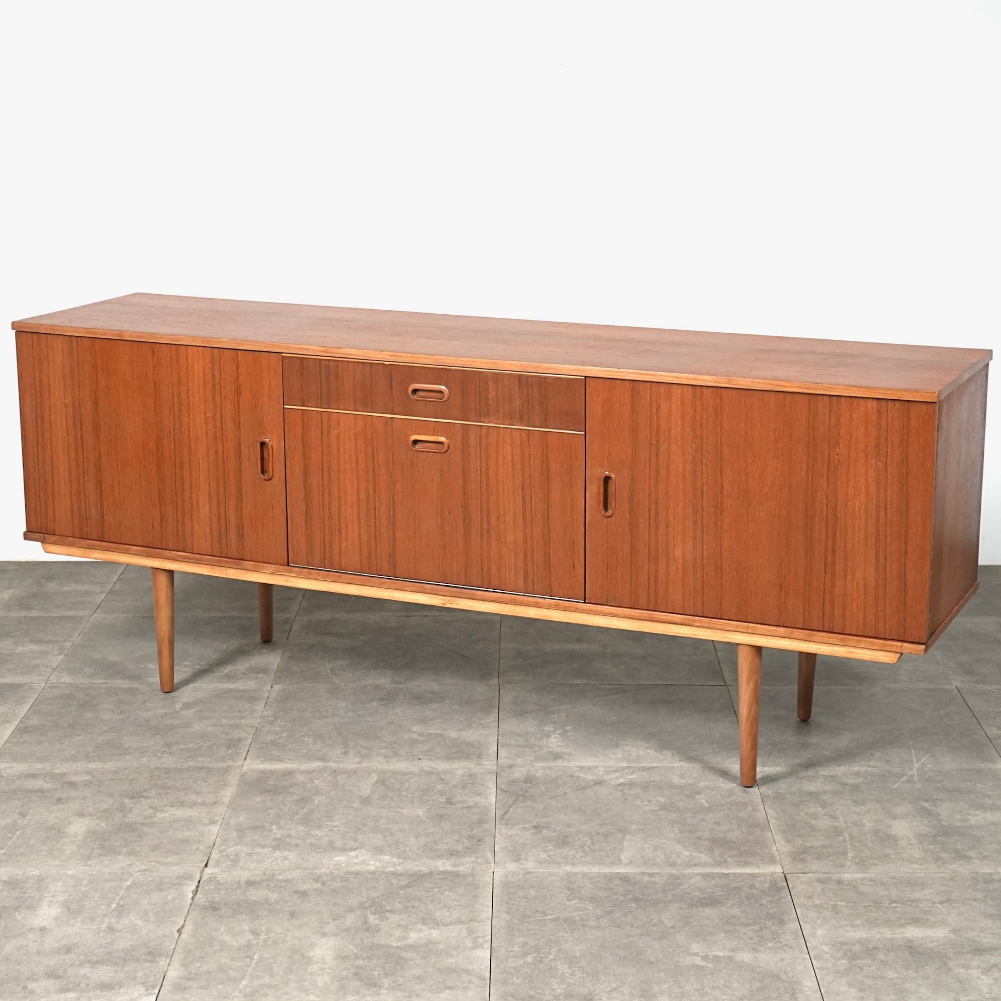 【1960’s イギリス】 ビンテージ サイドボード イギリス サイドボード ヴィンテージ そ34-1