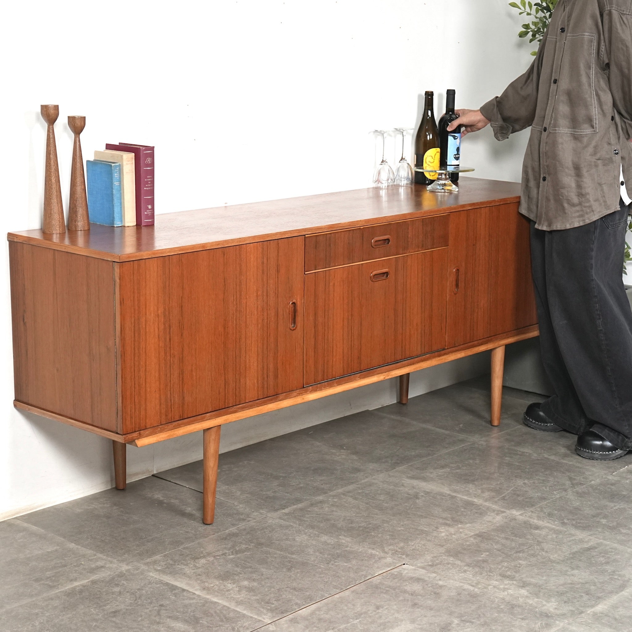 イギリスヴィンテージ サイドボード – TIME HYPE