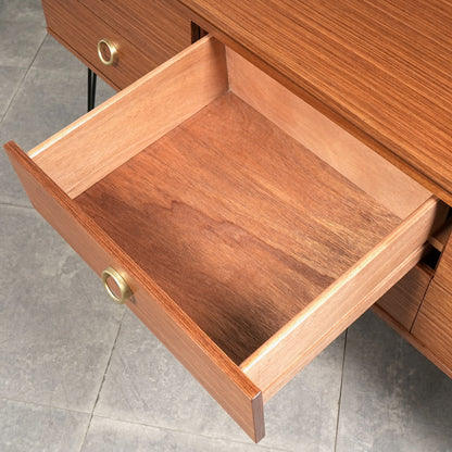 イギリスヴィンテージ サイドボード(ヘアピンカスタム)