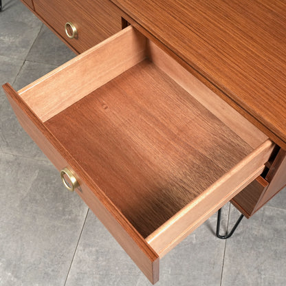 イギリスヴィンテージ サイドボード(ヘアピンカスタム)