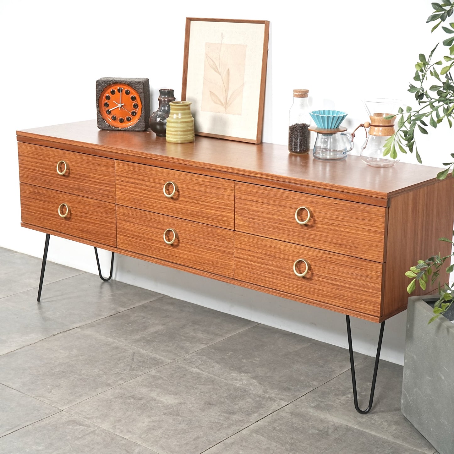 イギリスヴィンテージ サイドボード(ヘアピンカスタム)