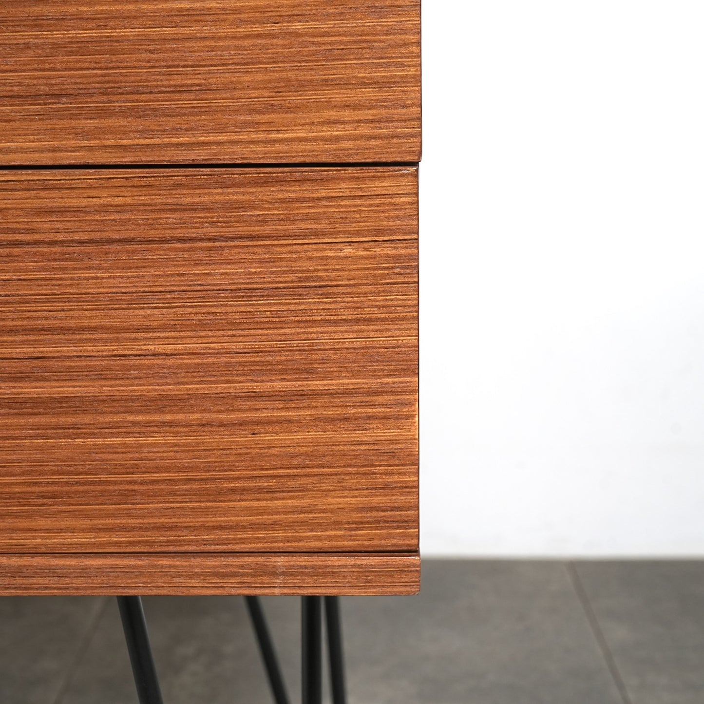 イギリスヴィンテージ サイドボード(ヘアピンカスタム)