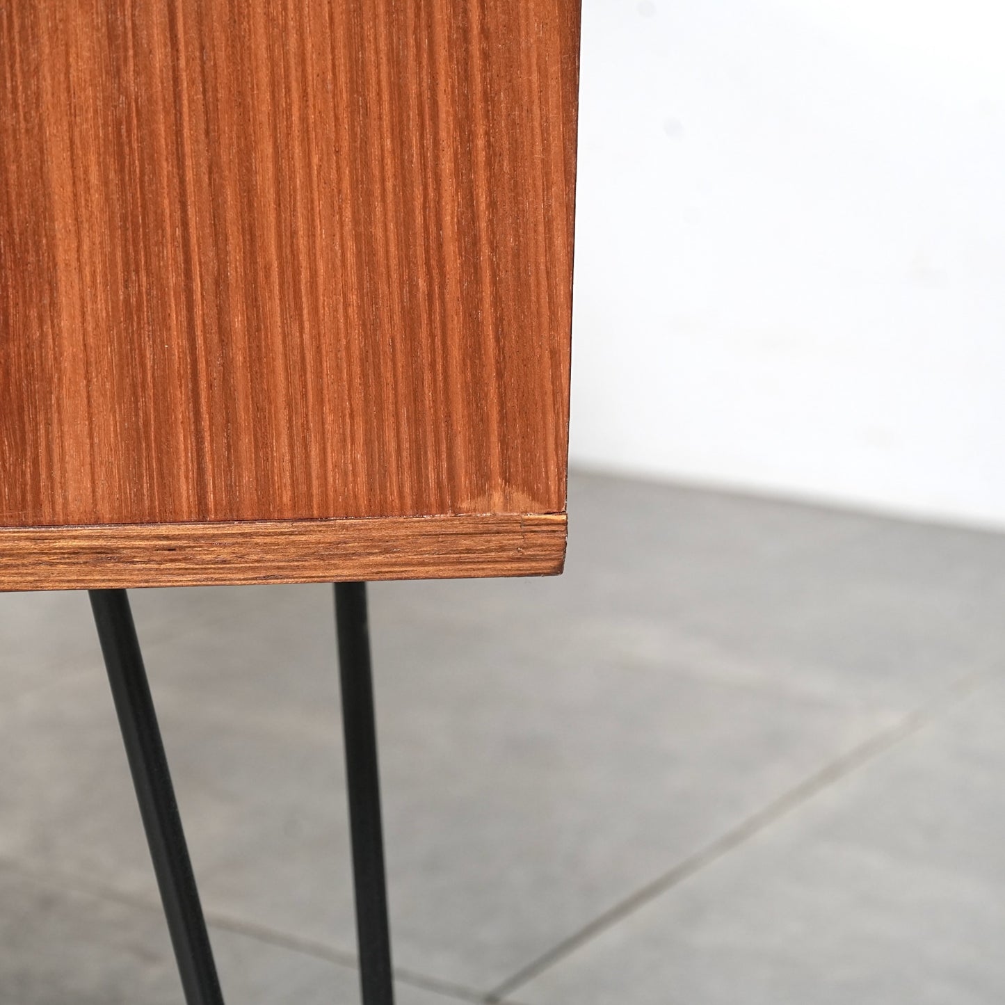 イギリスヴィンテージ サイドボード(ヘアピンカスタム)