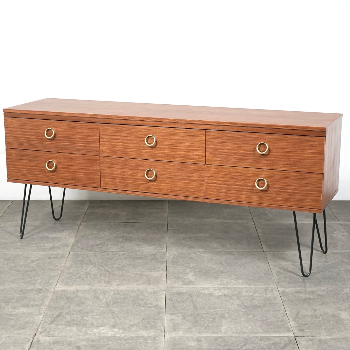 イギリスヴィンテージ サイドボード(ヘアピンカスタム)