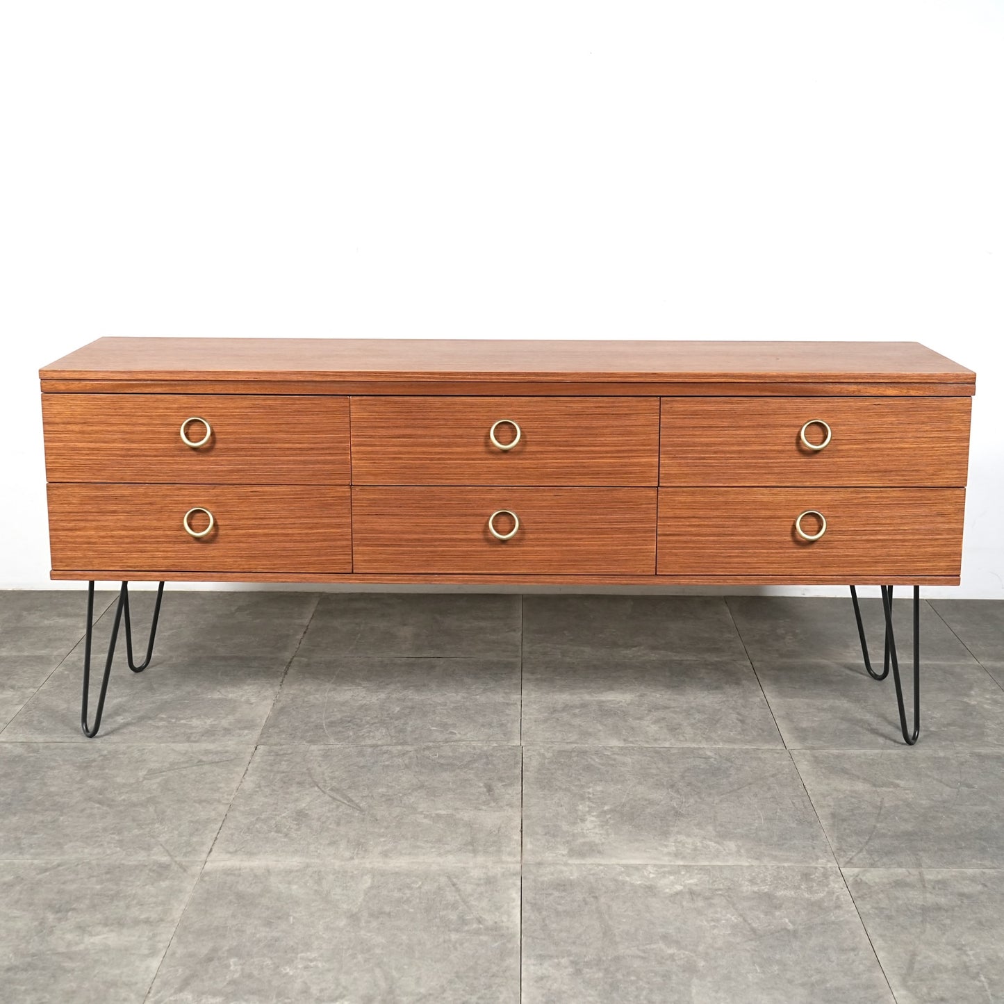 イギリスヴィンテージ サイドボード(ヘアピンカスタム)