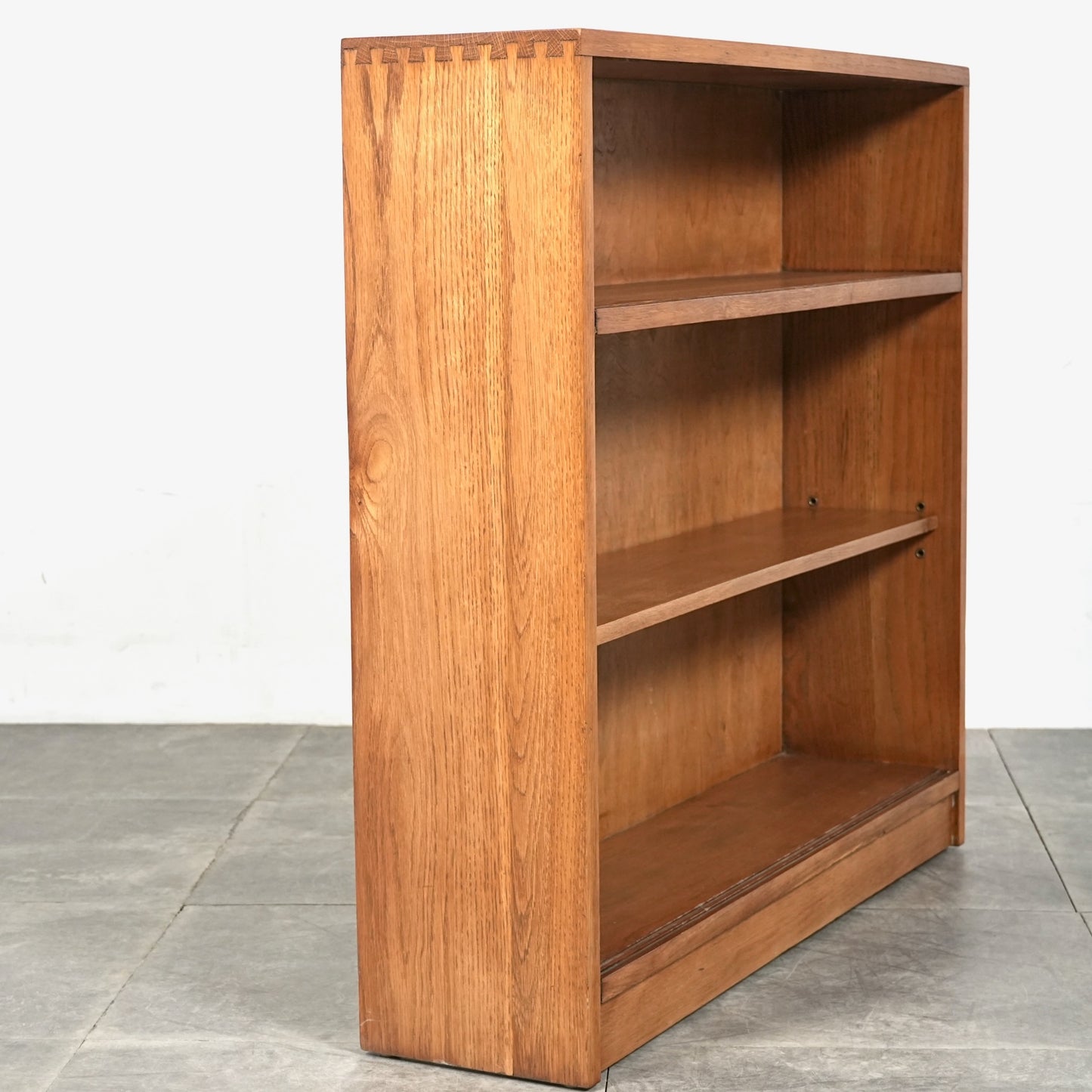 【Remploy】ヴィンテージ ガラスキャビネット