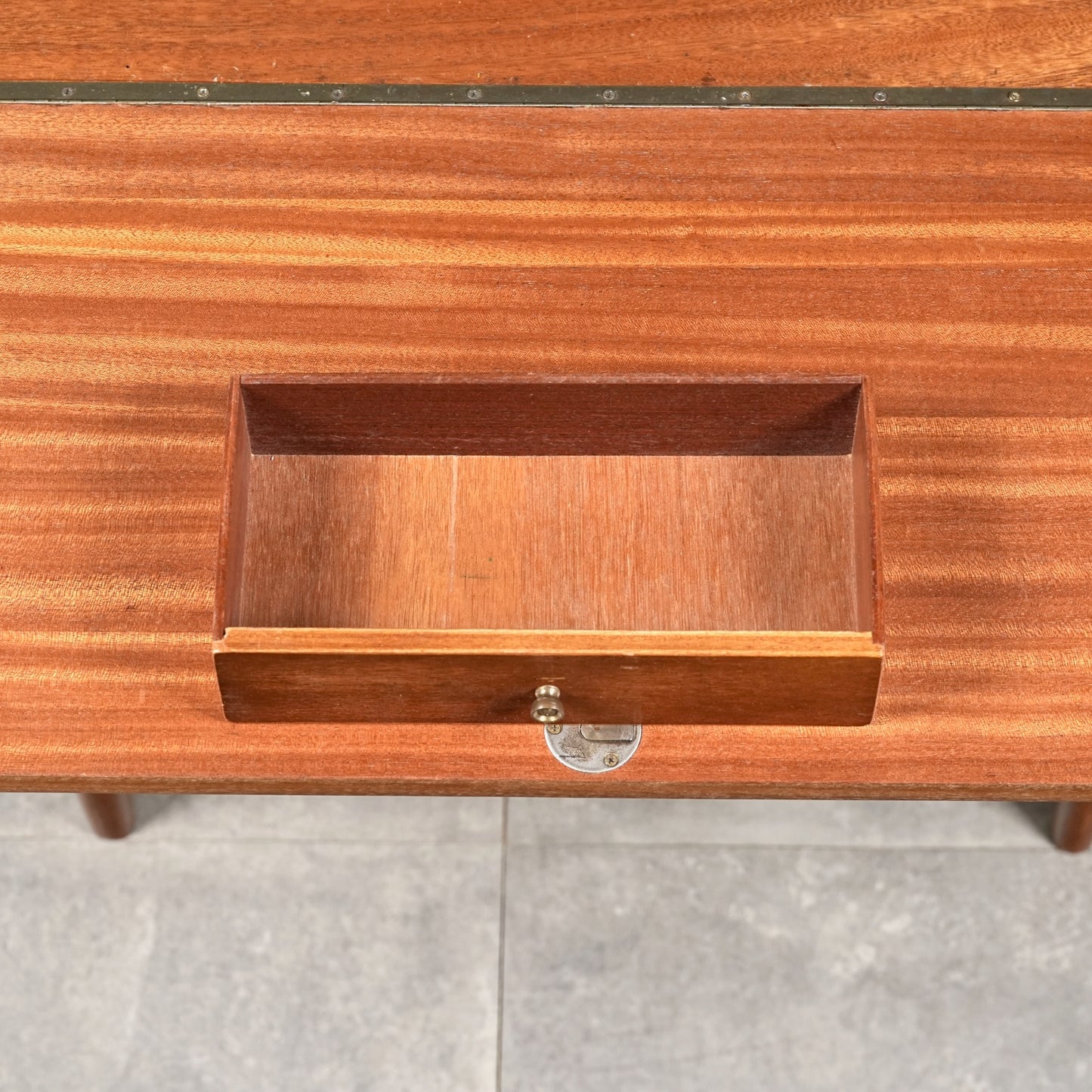 【SUTCLIFFE OF TODMORDEN】ライティングビューロー