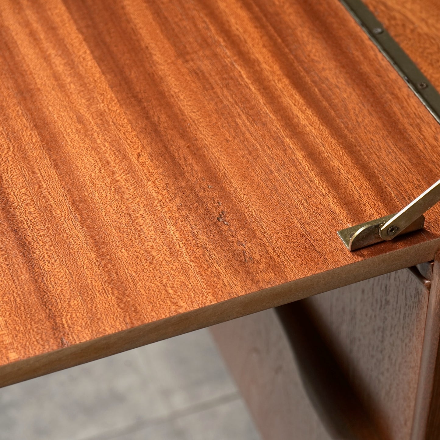 【SUTCLIFFE OF TODMORDEN】ライティングビューロー