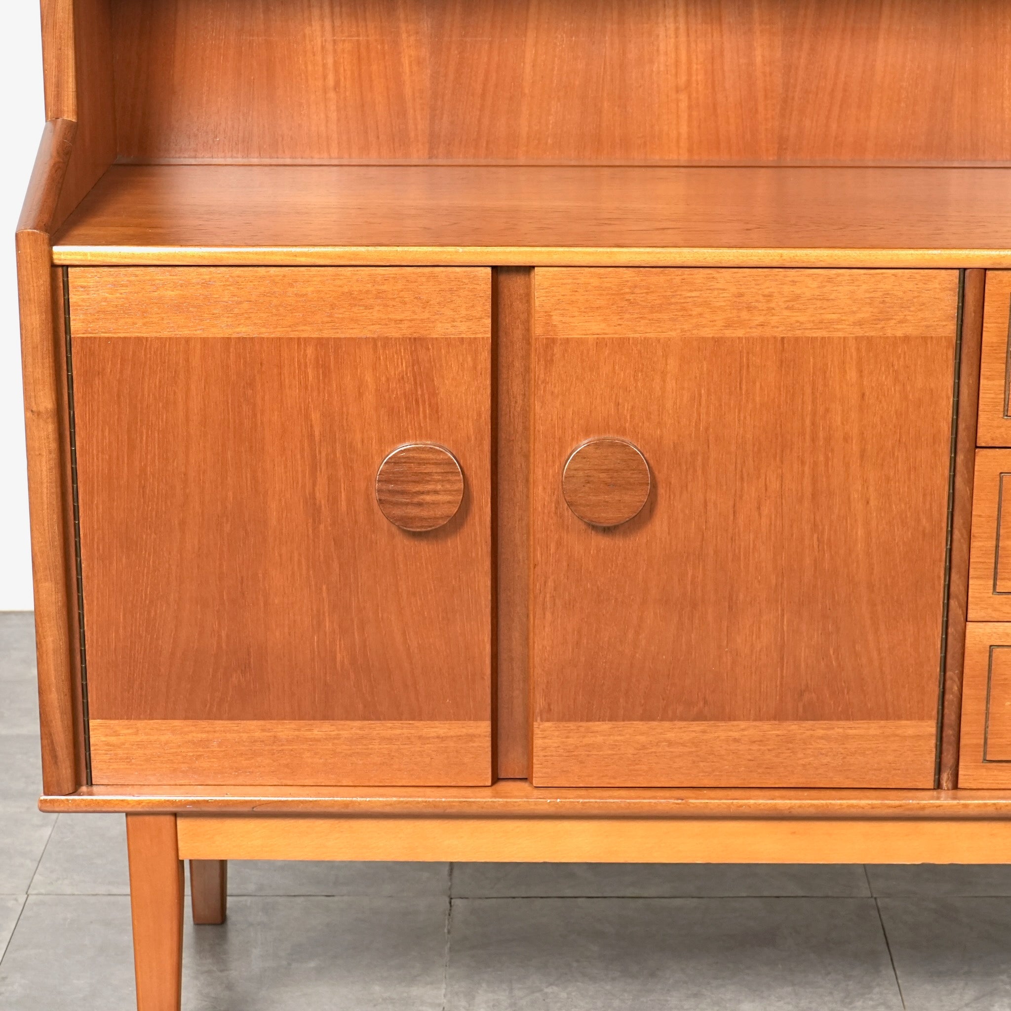 イギリスヴィンテージ キャビネット(ハイサイドボード) – TIME HYPE