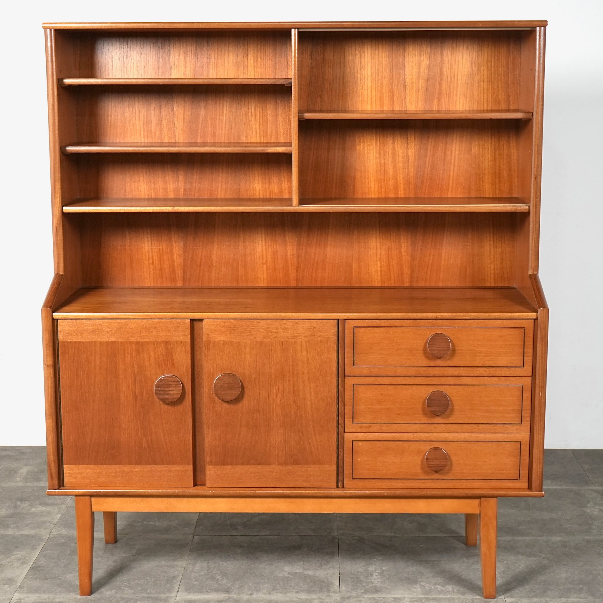 イギリスヴィンテージ サイドボード キャビネット カップボード ライディング Amazon.co.jp: イギリスヴィンテージ サイドボード キャビネット