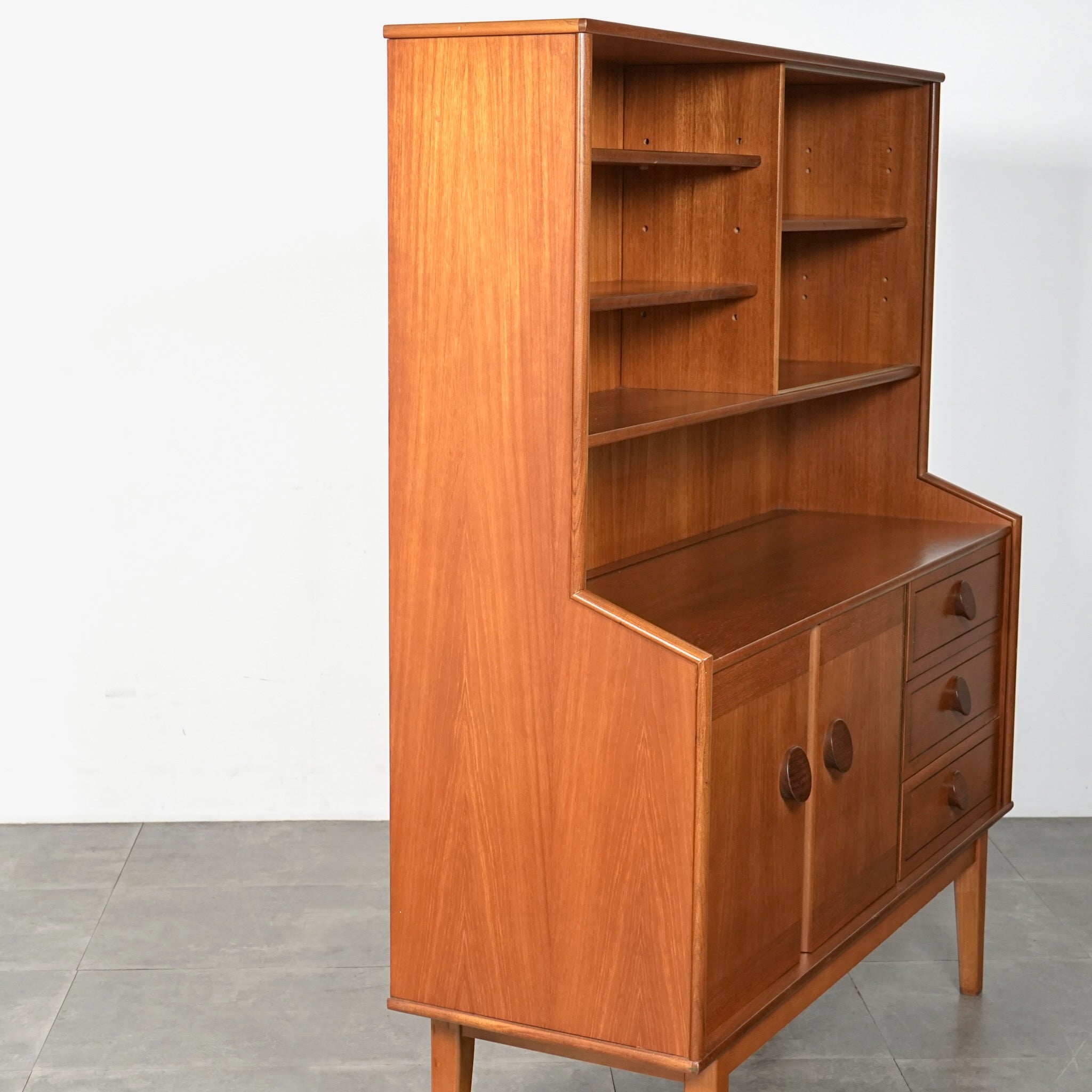 ヴィンテージ　サイドボード　キャビネット イギリスヴィンテージ キャビネット(ハイサイドボード) – TIME HYPE