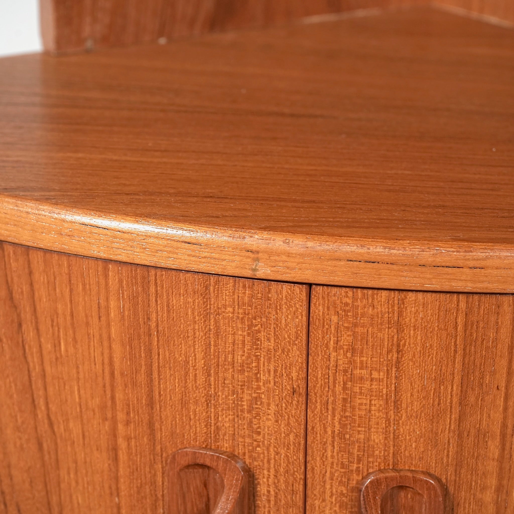 G-PLAN Fresco コーナーキャビネット コーナーボード チーク材 希少 G-PLAN】Fresco コーナーキャビネット – TIME HYPE