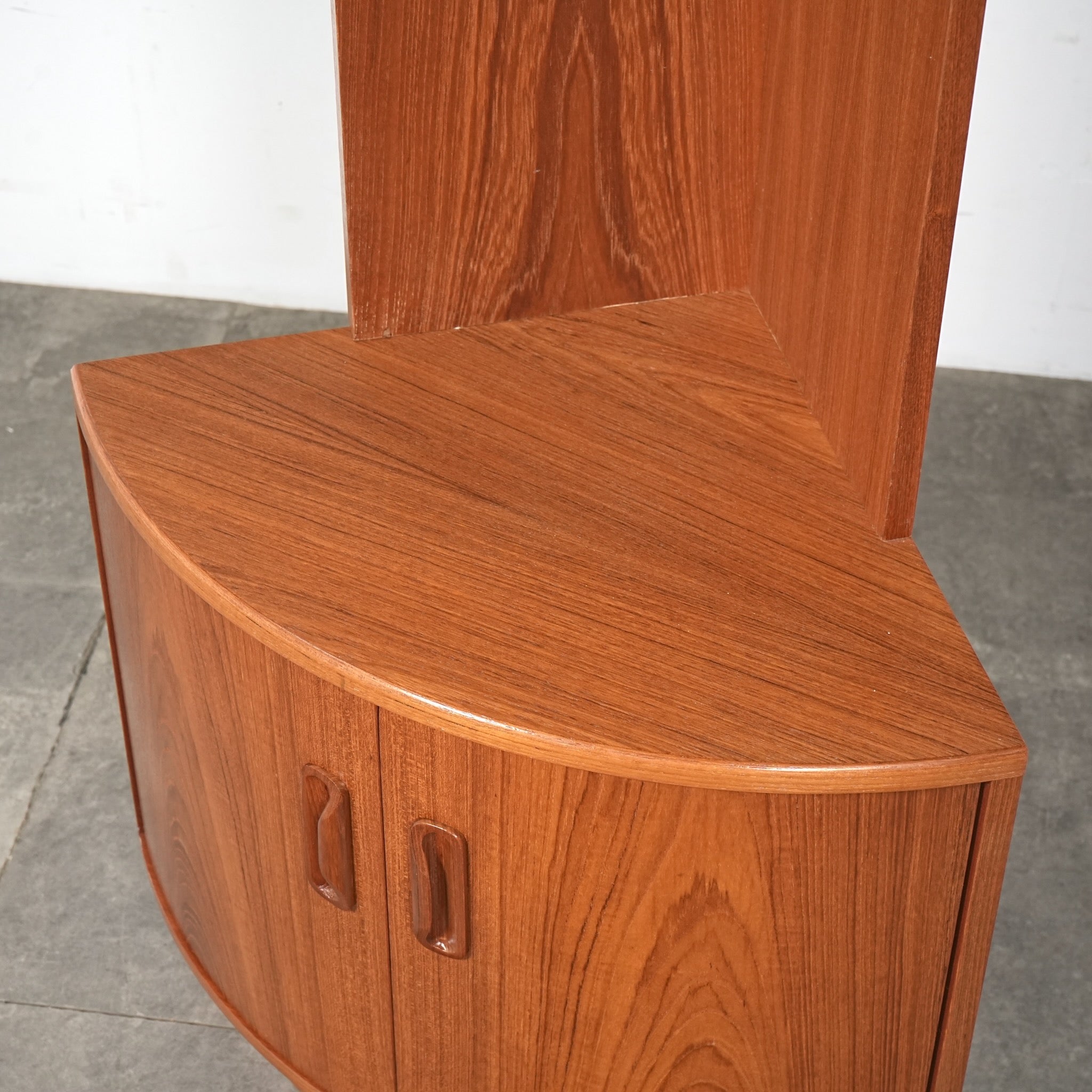 G-PLAN】Fresco コーナーキャビネット – TIME HYPE