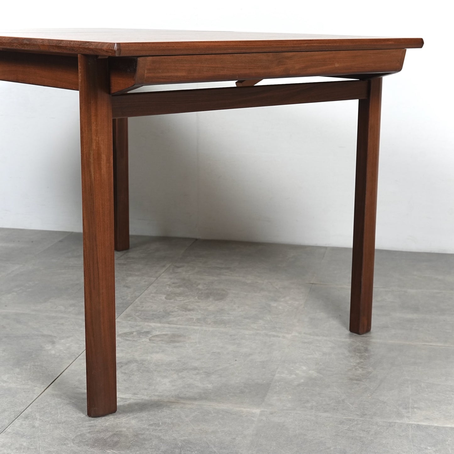 【White&Newton】エクステンション ダイニングテーブル