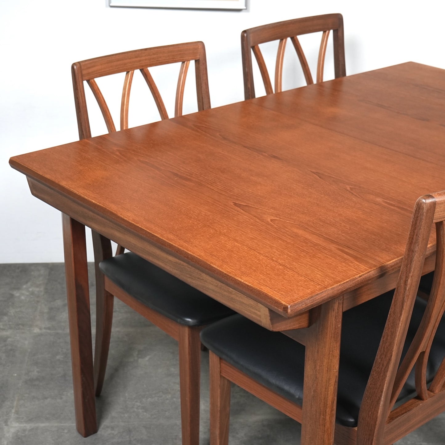 【White&Newton】エクステンション ダイニングテーブル