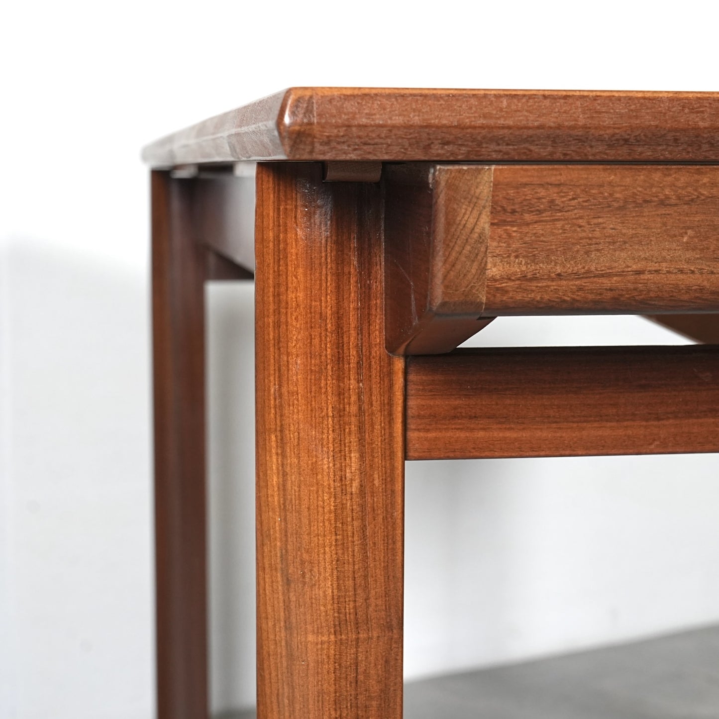 【White&Newton】エクステンション ダイニングテーブル