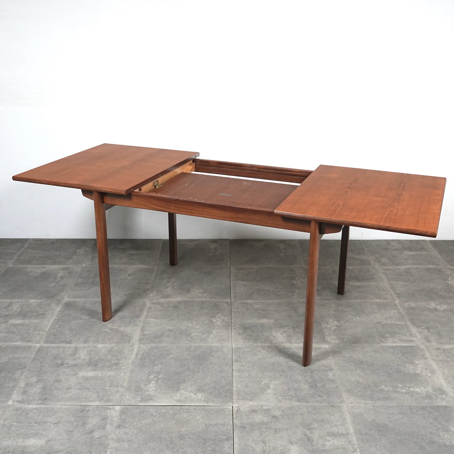 【White&Newton】エクステンション ダイニングテーブル