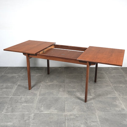 【White&Newton】エクステンション ダイニングテーブル