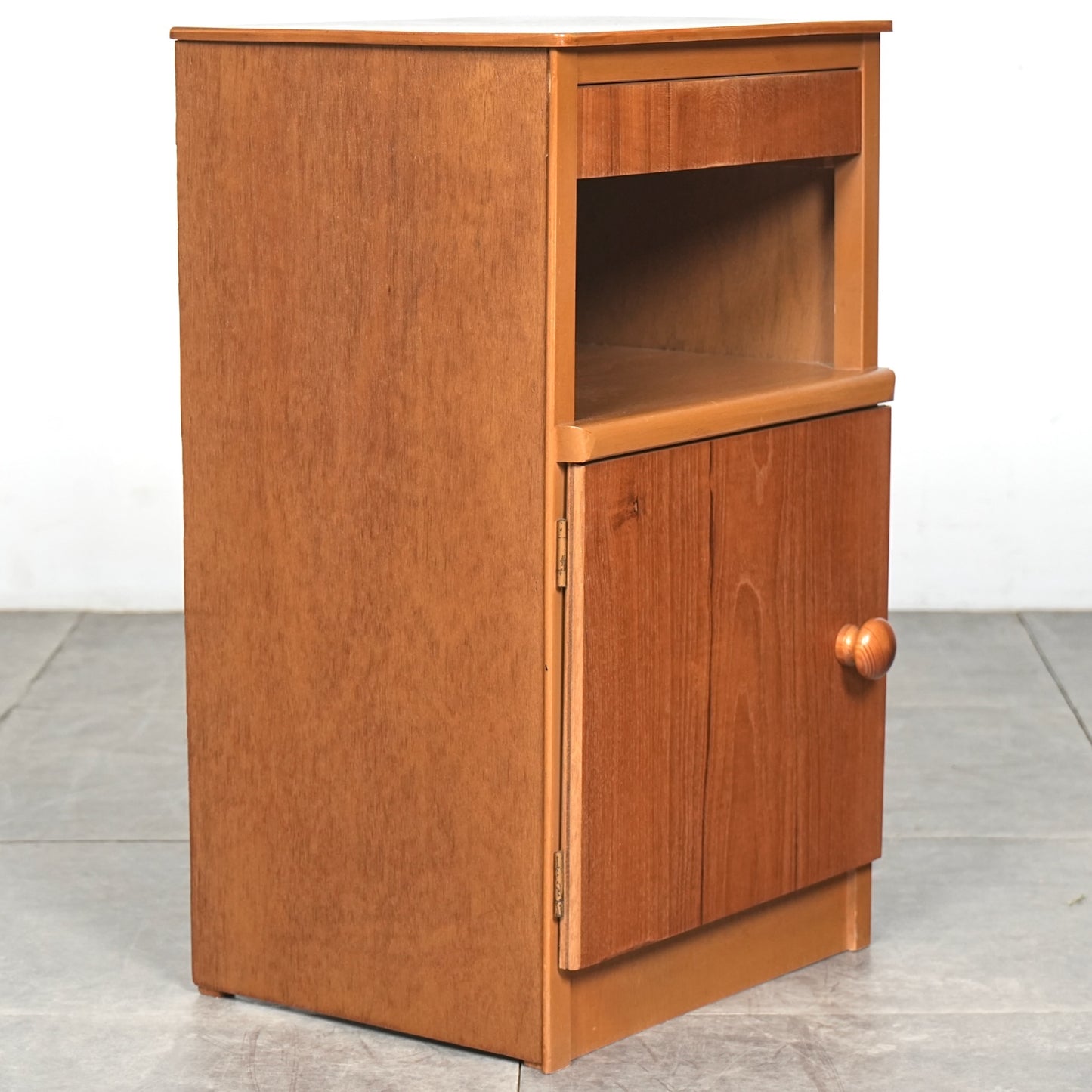 イギリスヴィンテージ サイドキャビネット