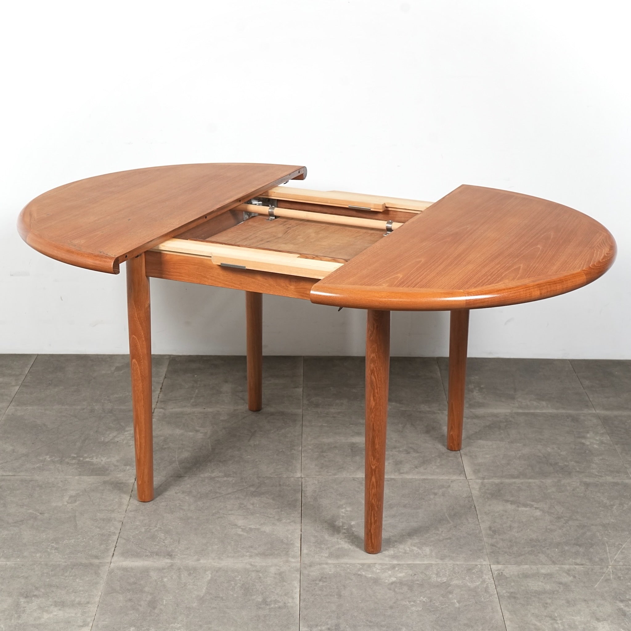 デンマークヴィンテージ エクステンション ラウンドテーブル – TIME HYPE